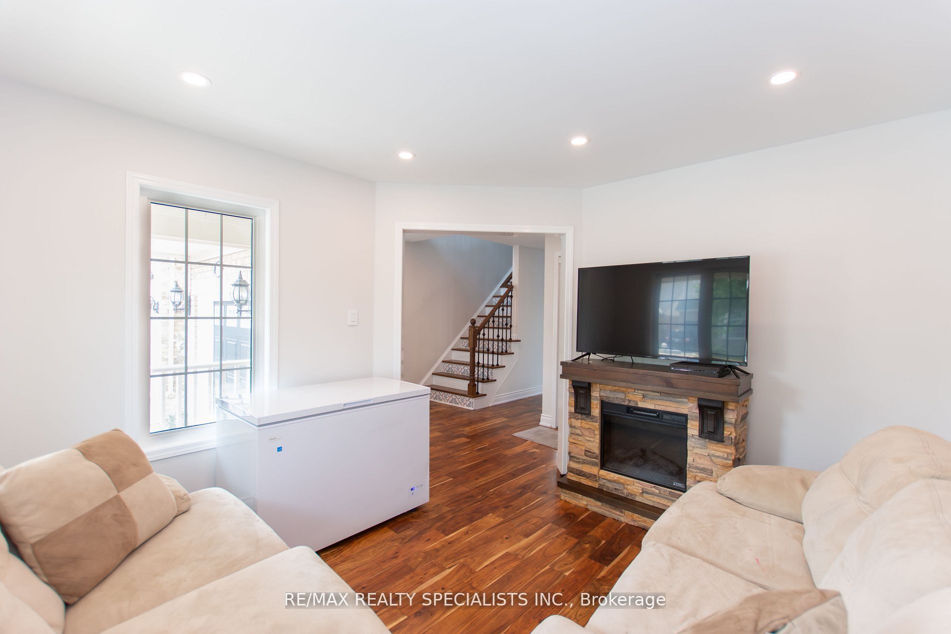 929 Philbrook Drive Property Photo 4