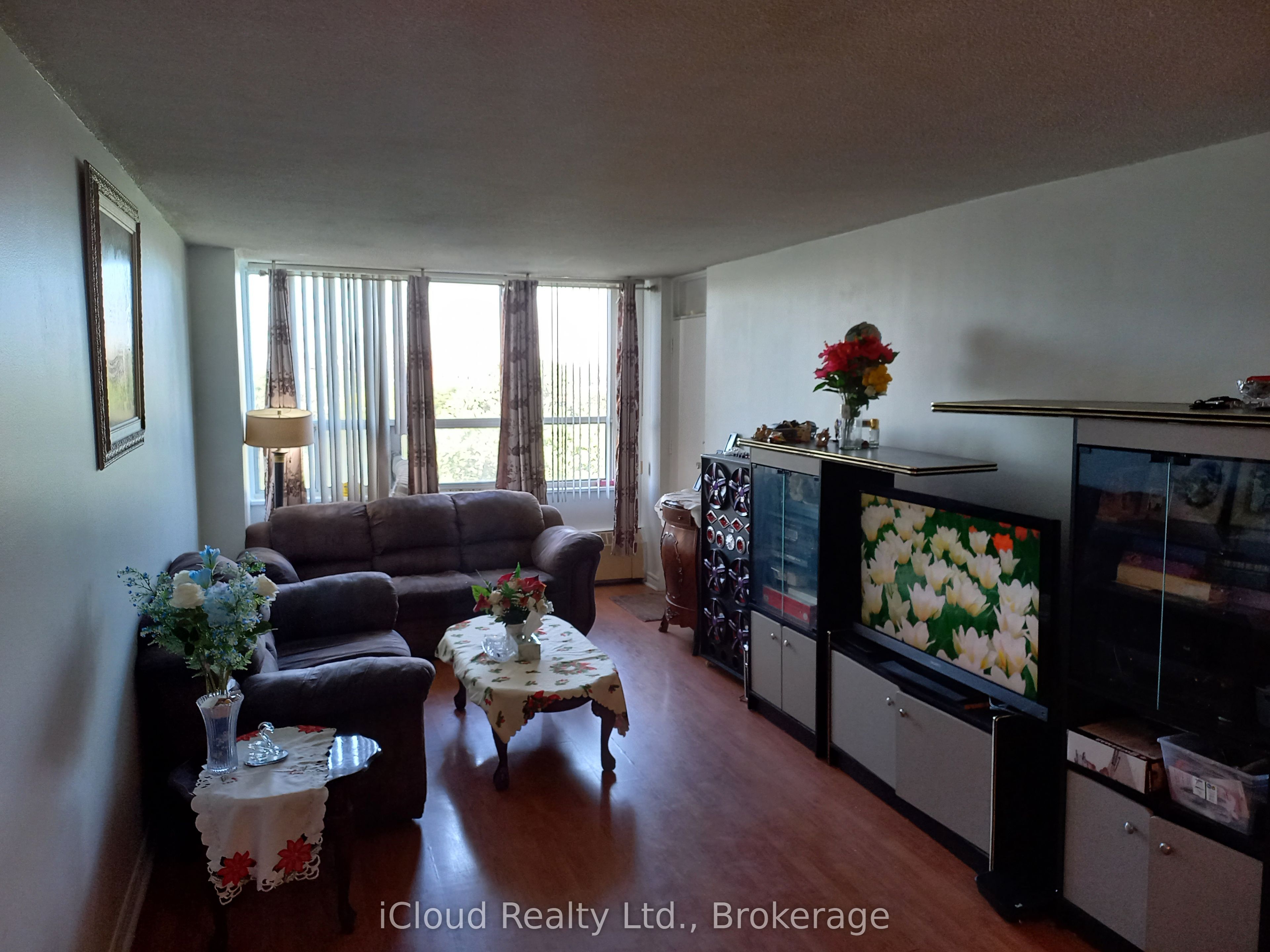 390 Dixon Road 806 Property Photo 18
