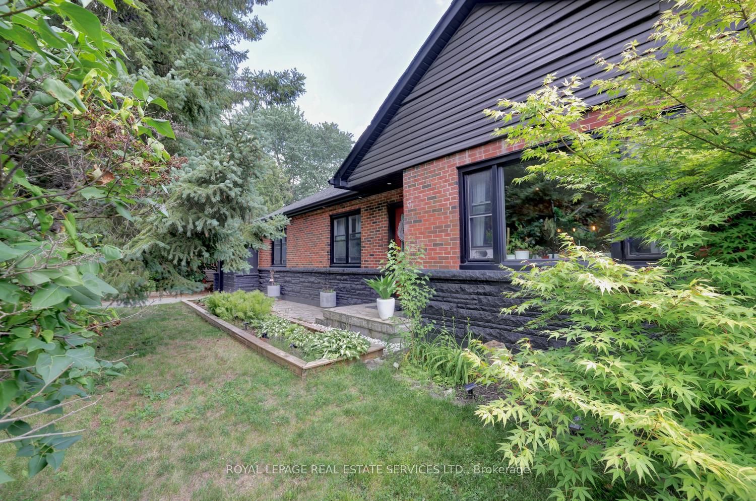 1028 Cedar Avenue Property Photo 4