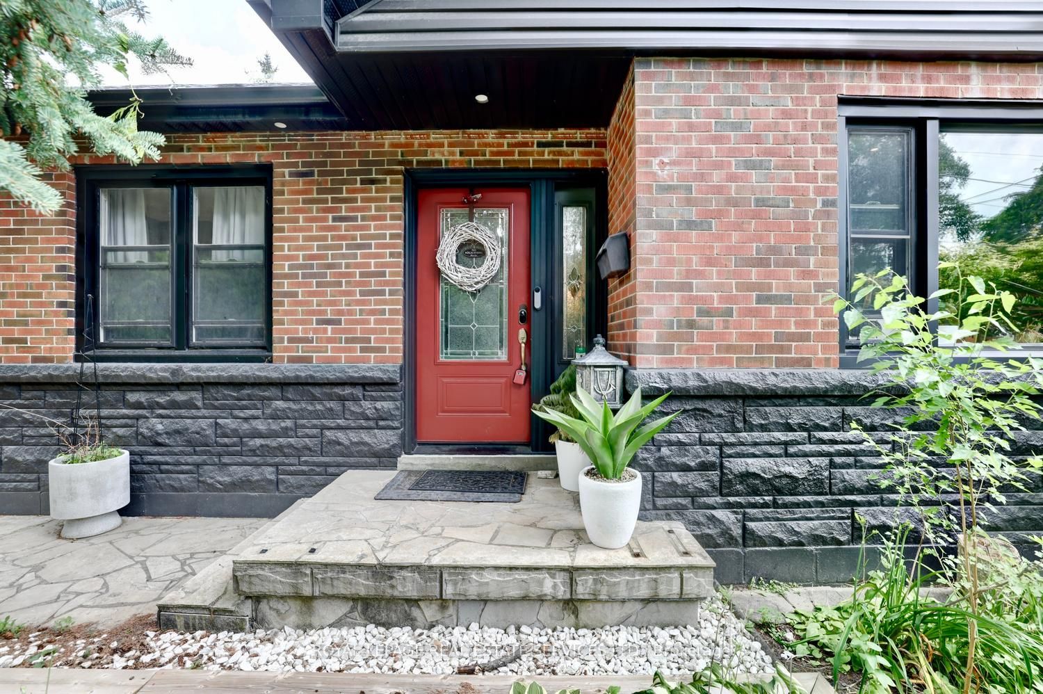 1028 Cedar Avenue Property Photo 5