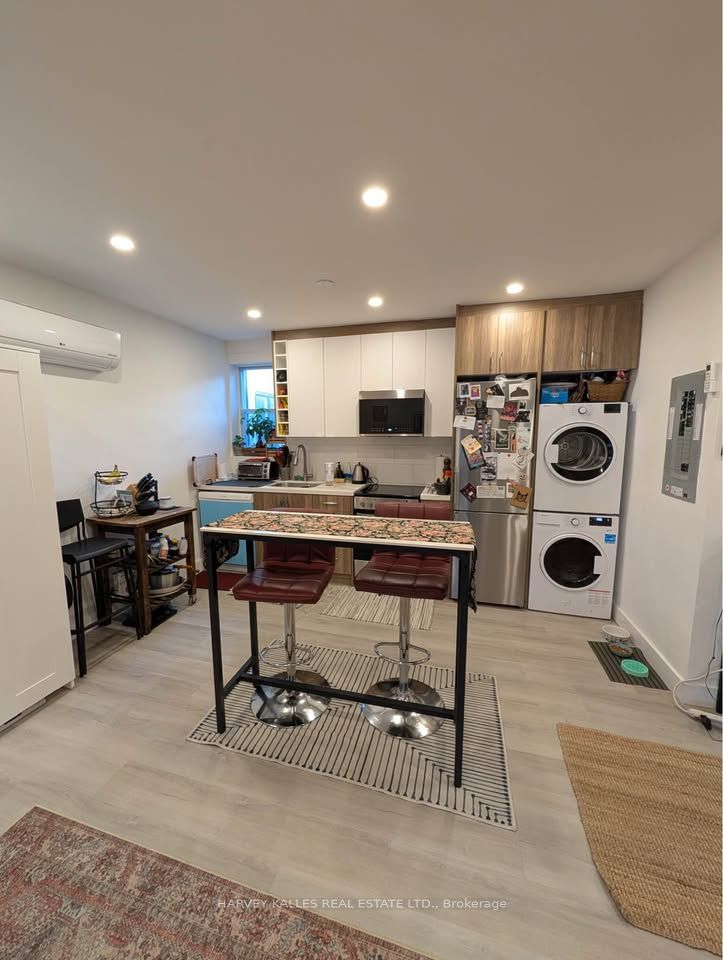 1982 Eglinton Avenue W 1 Property Photo 4