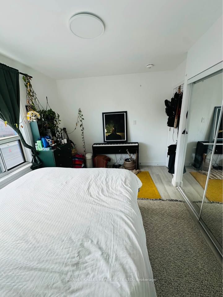 1982 Eglinton Avenue W 1 Property Photo 9