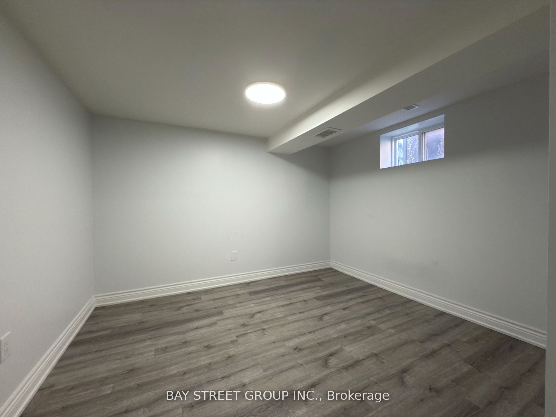 82 Exbury Road Basement Property Photo 6