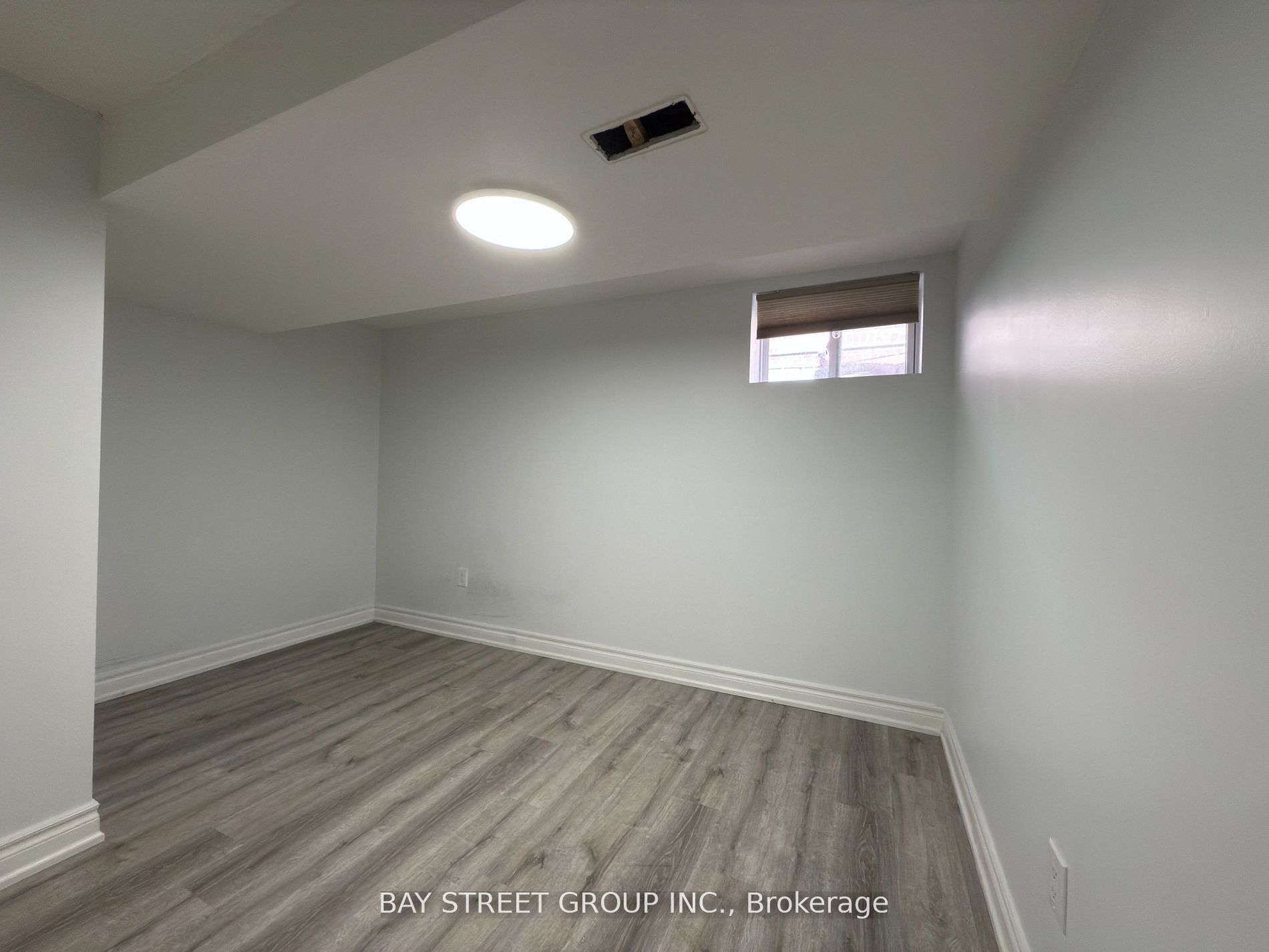 82 Exbury Road Basement Property Photo 7