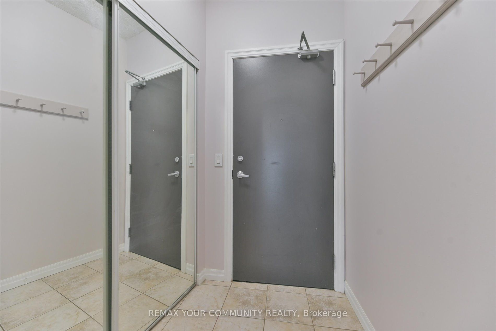 223 Webb Drive 908 Property Photo 4