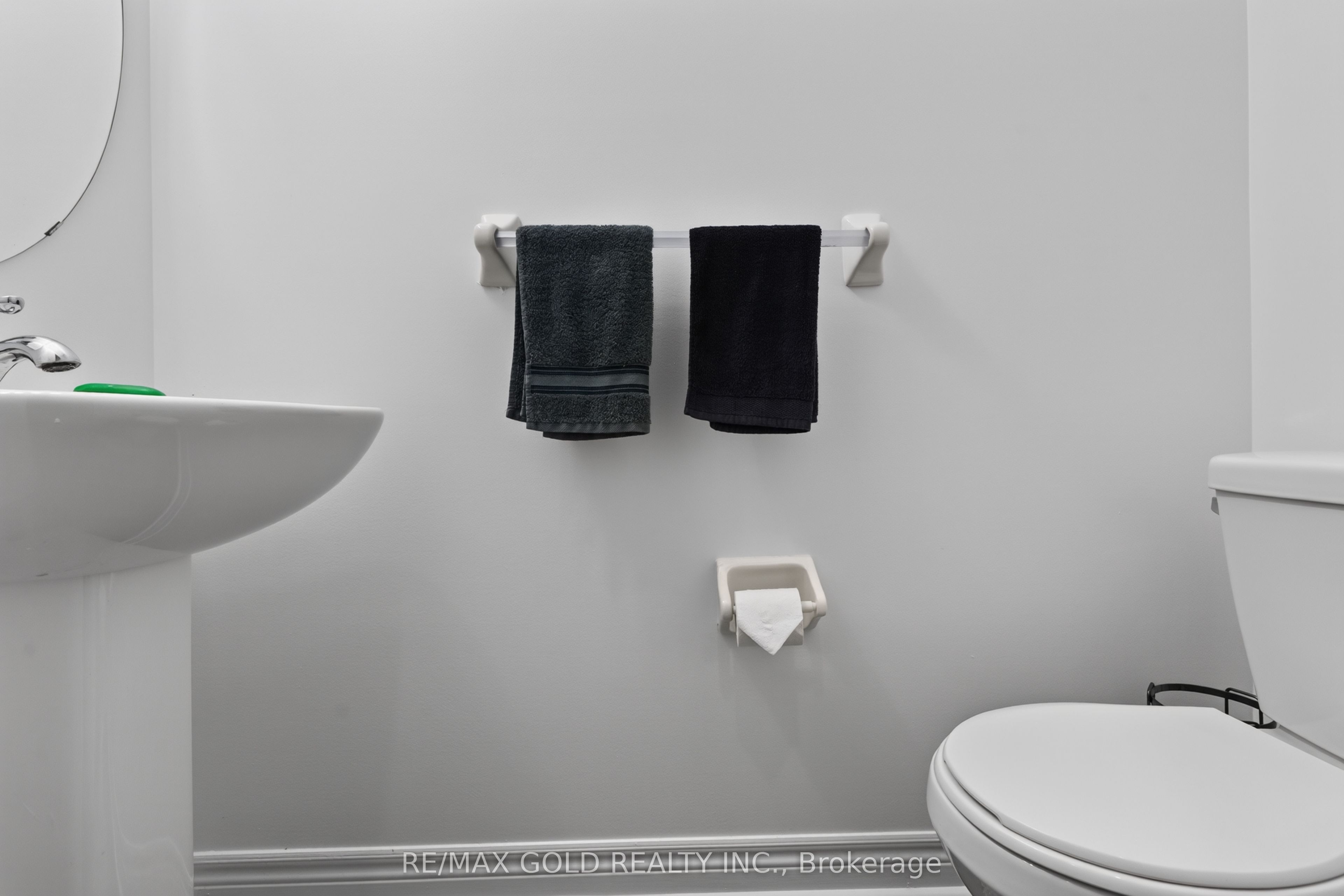 29 Rangemore Road E Property Photo 10