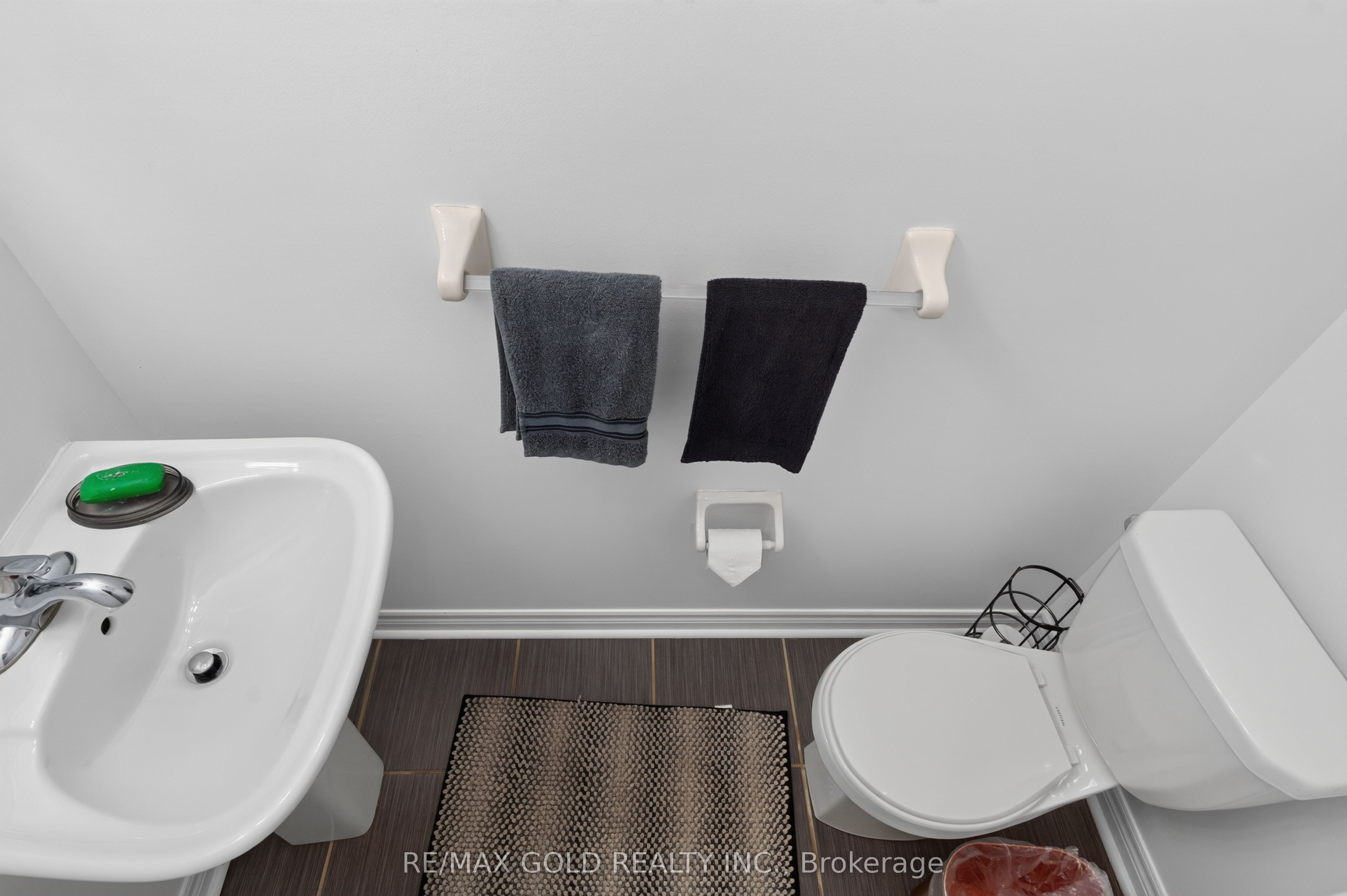 29 Rangemore Road E Property Photo 11