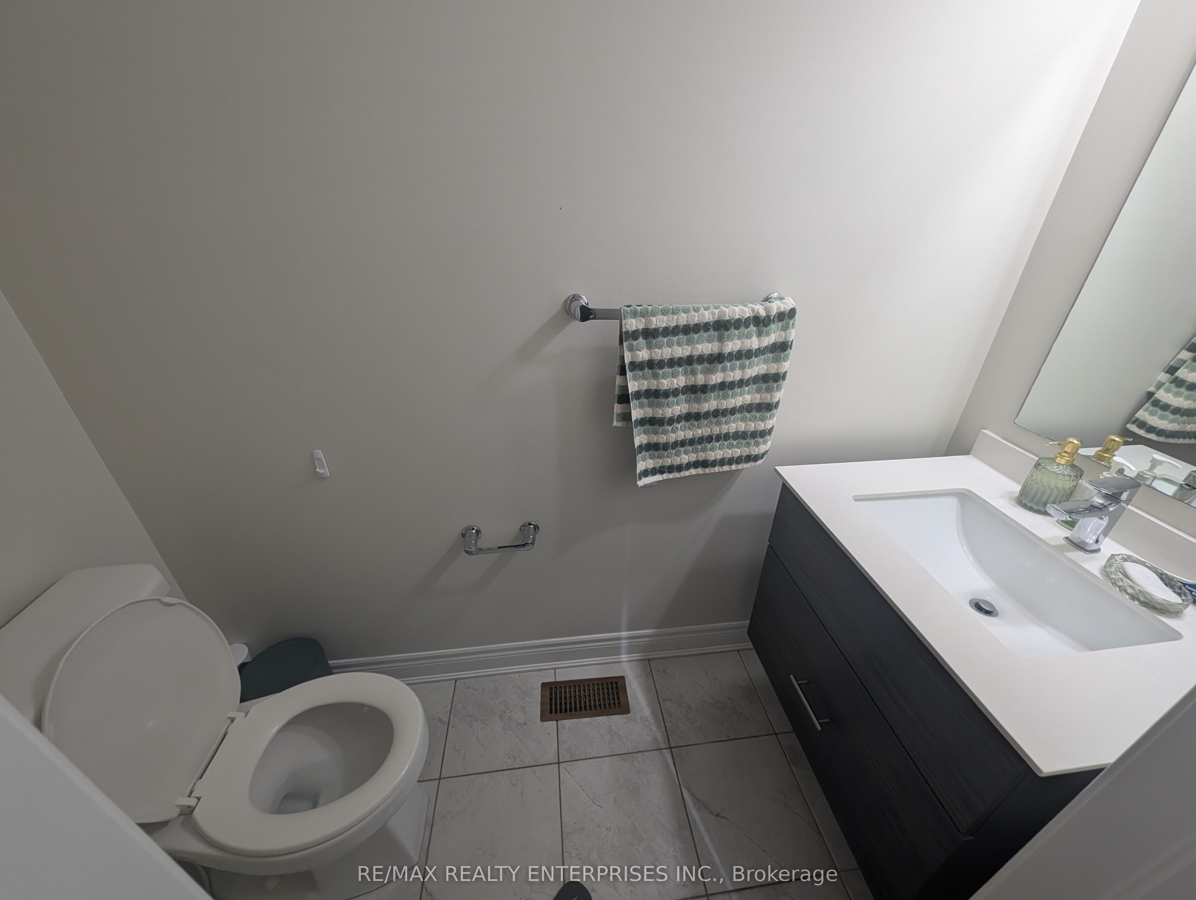 1155 Hamman Way Property Photo 4