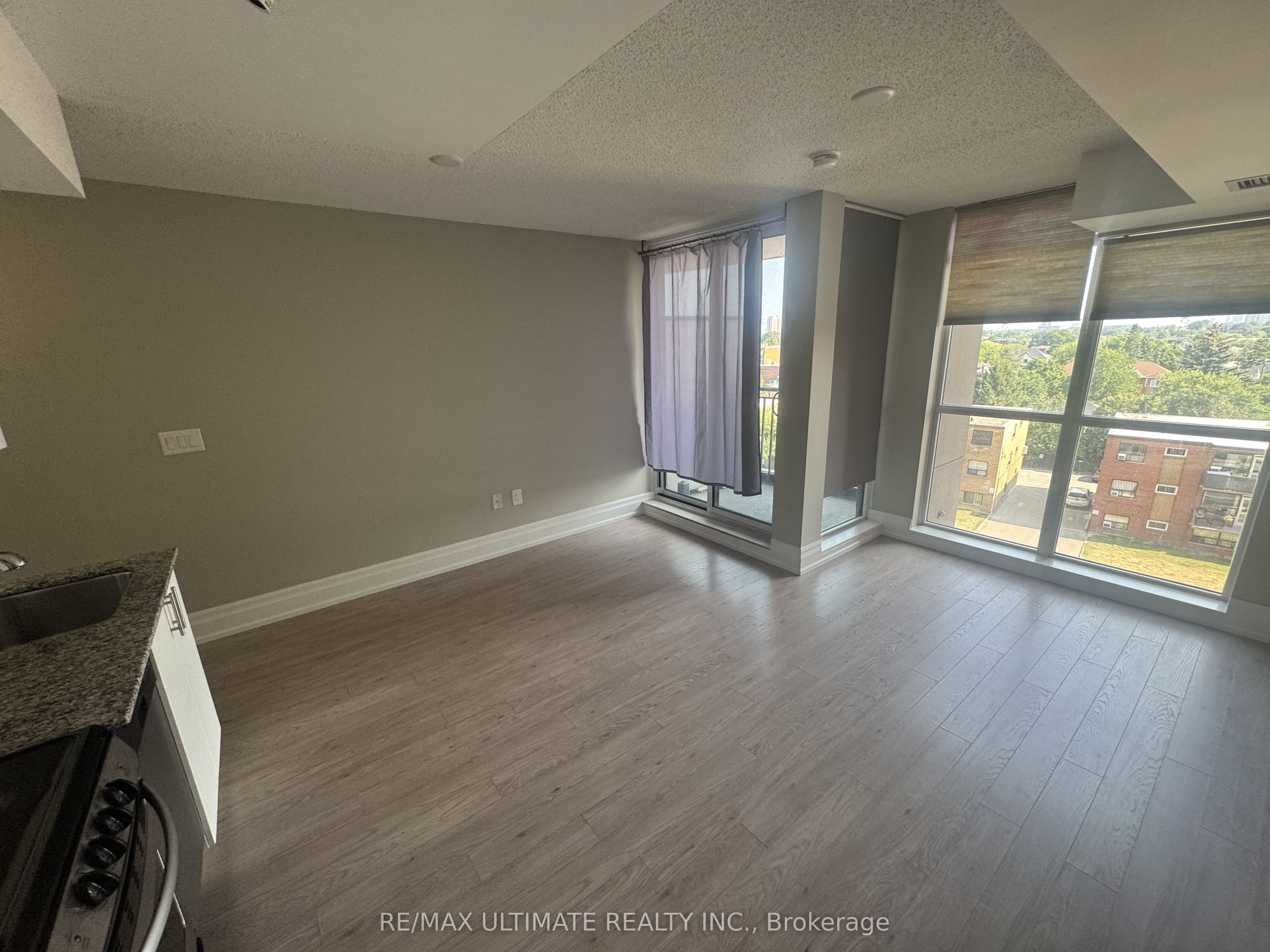 800 Lawrence Avenue W 516 Property Photo 7