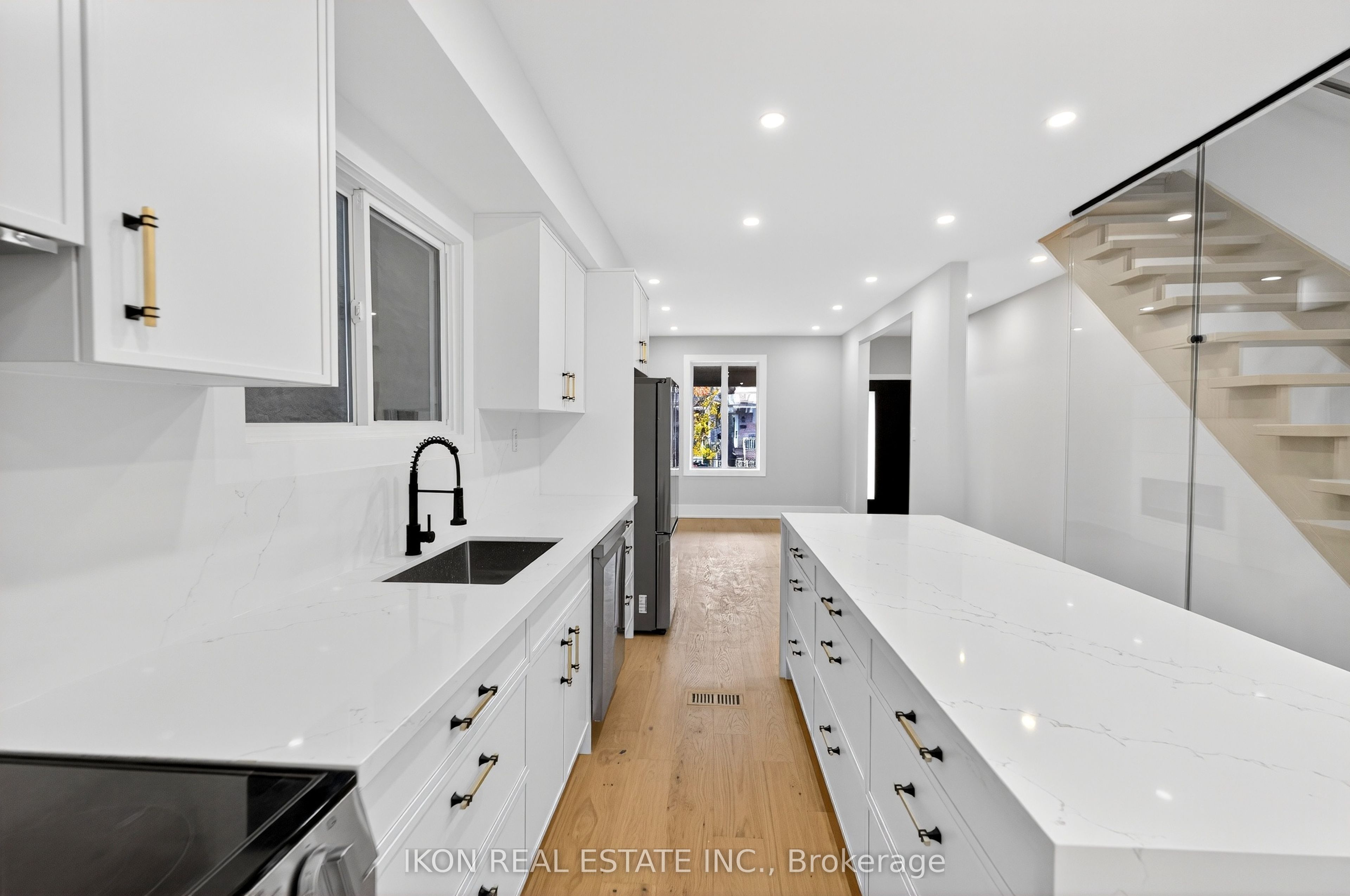 475 Delaware Avenue Property Photo 9