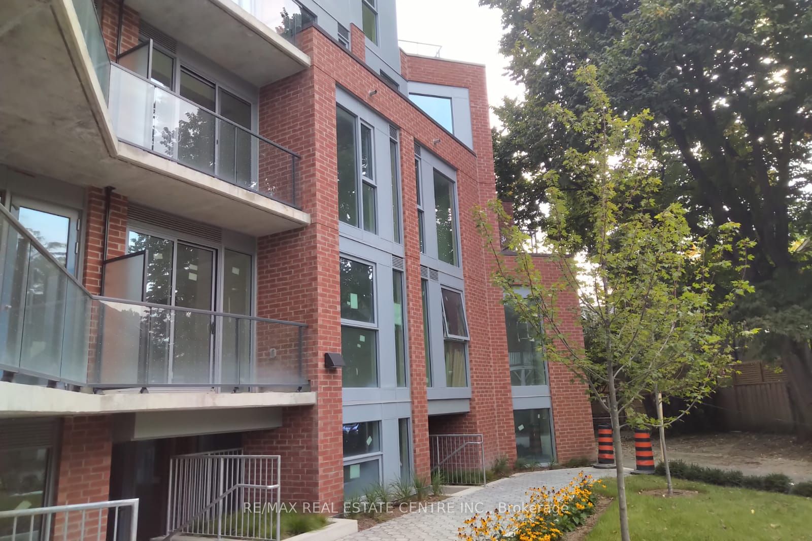 57 Brock Avenue 514