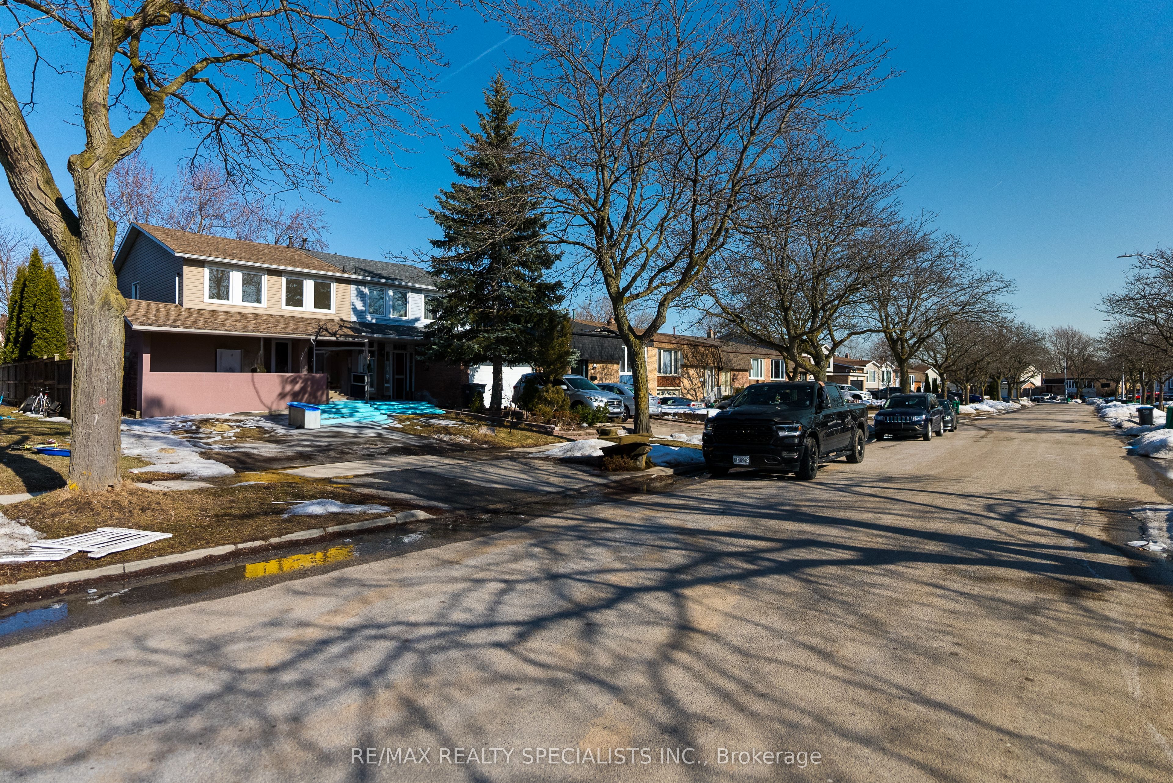 6419 Chaumont Crescent Upper Property Photo 1