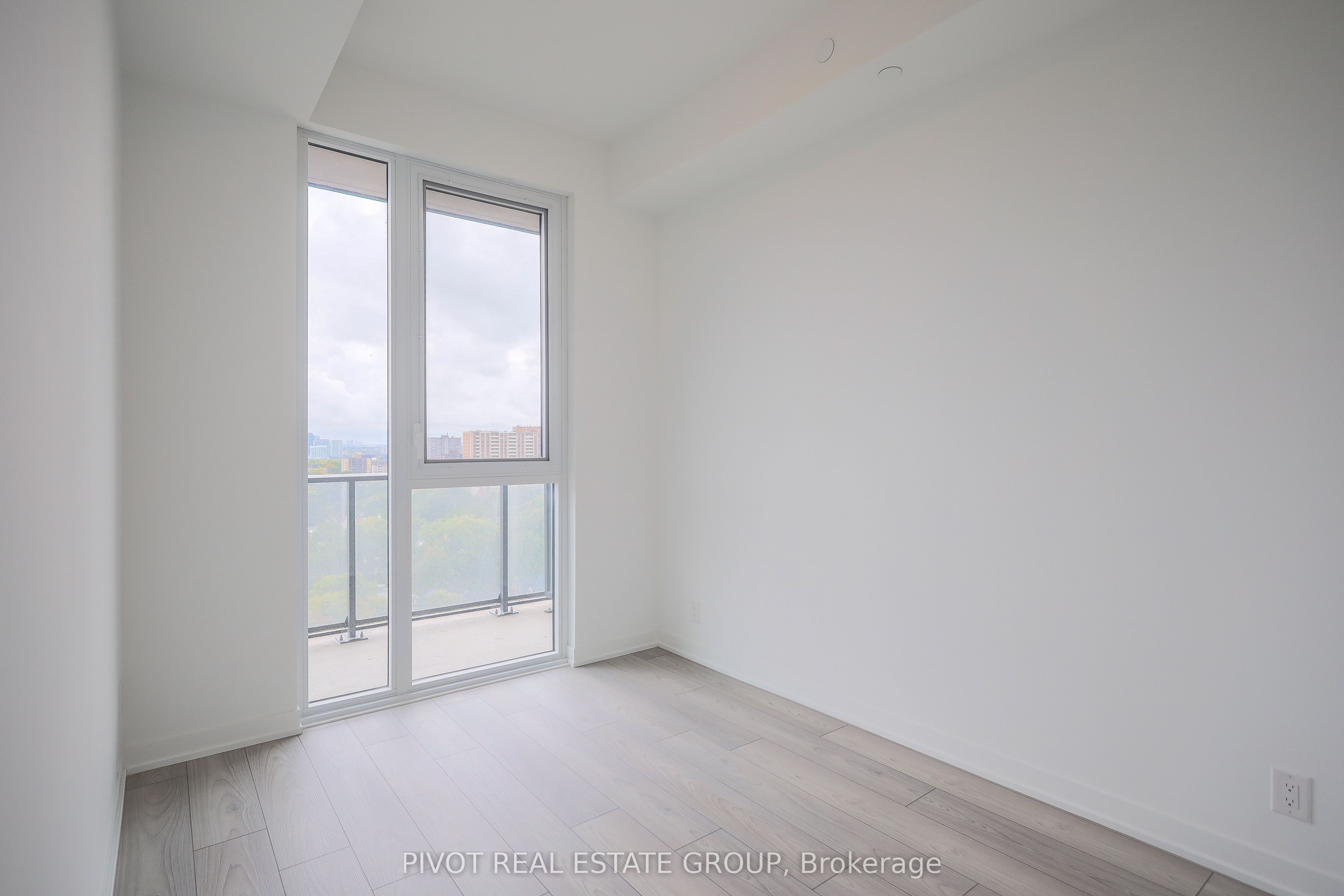 285 Dufferin Street 1406 Property Photo 7