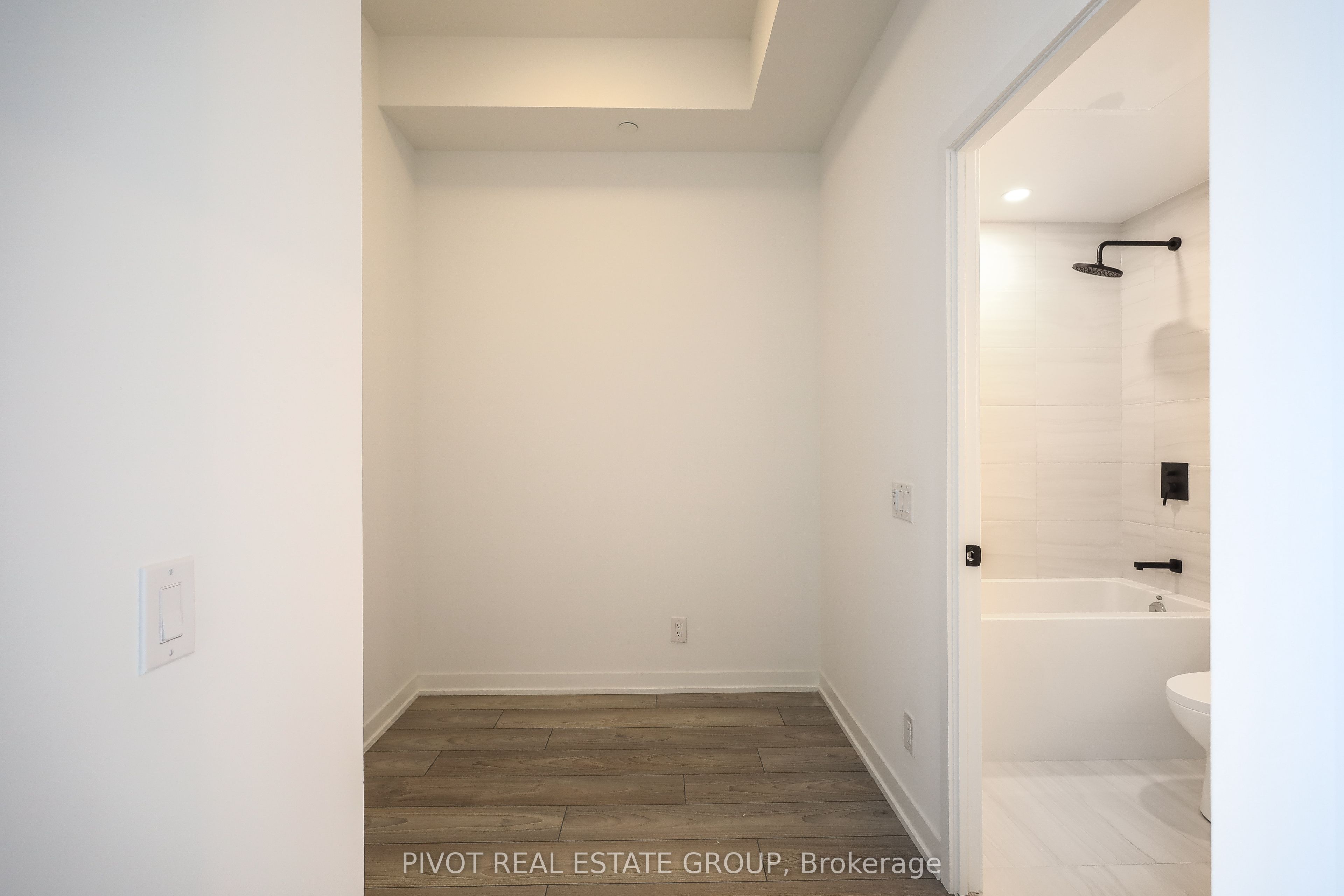 285 Dufferin Street 1406 Property Photo 9