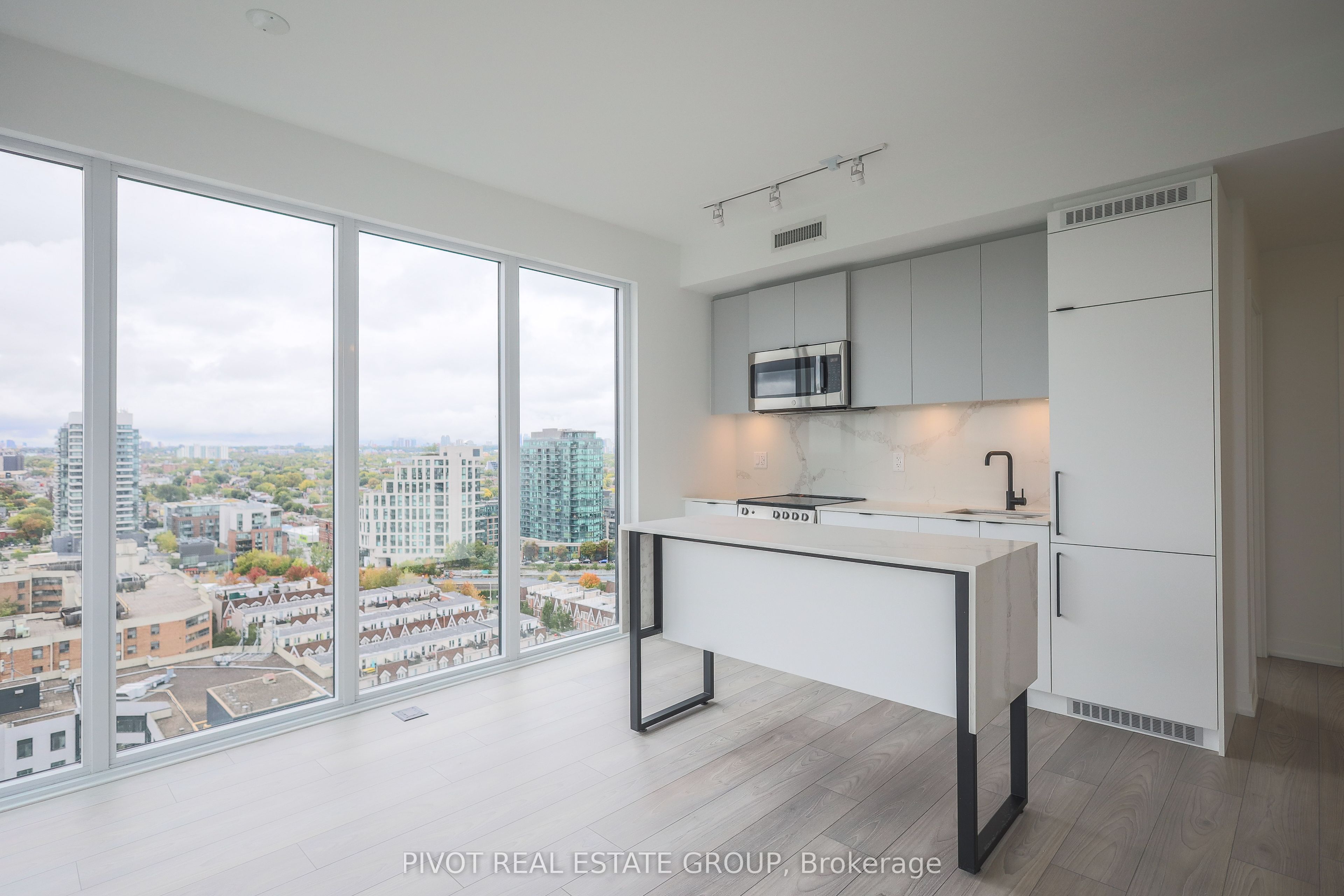285 Dufferin Street 1508 Property Photo 4