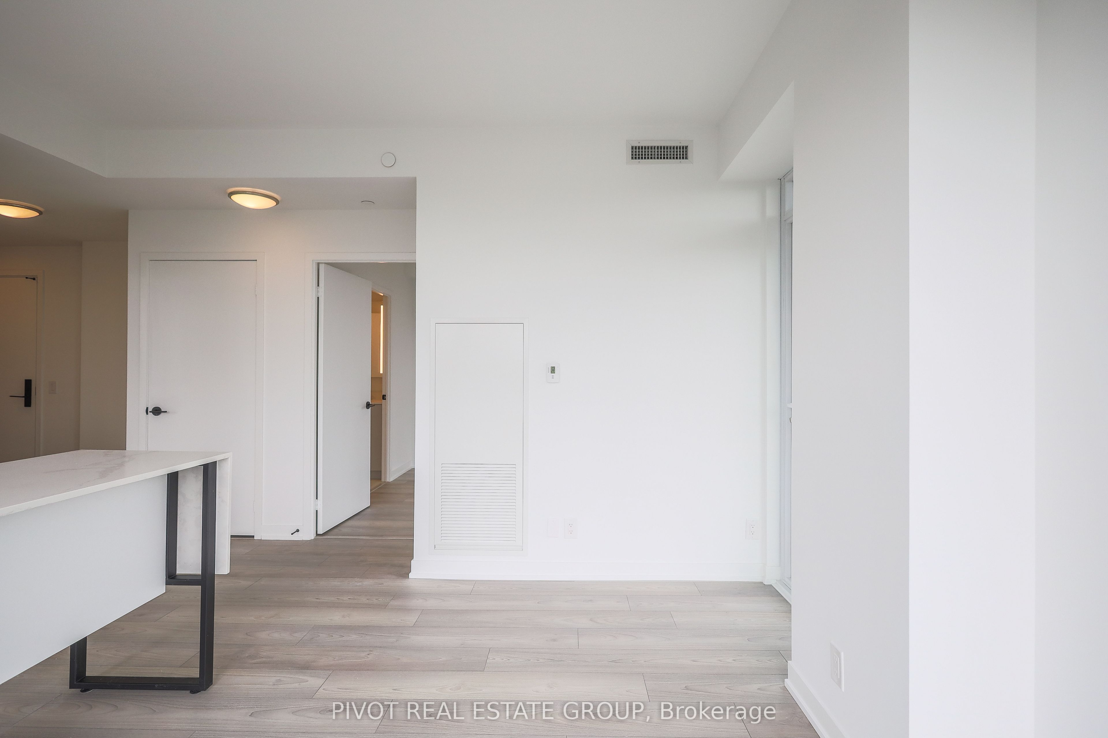 285 Dufferin Street 1508 Property Photo 8