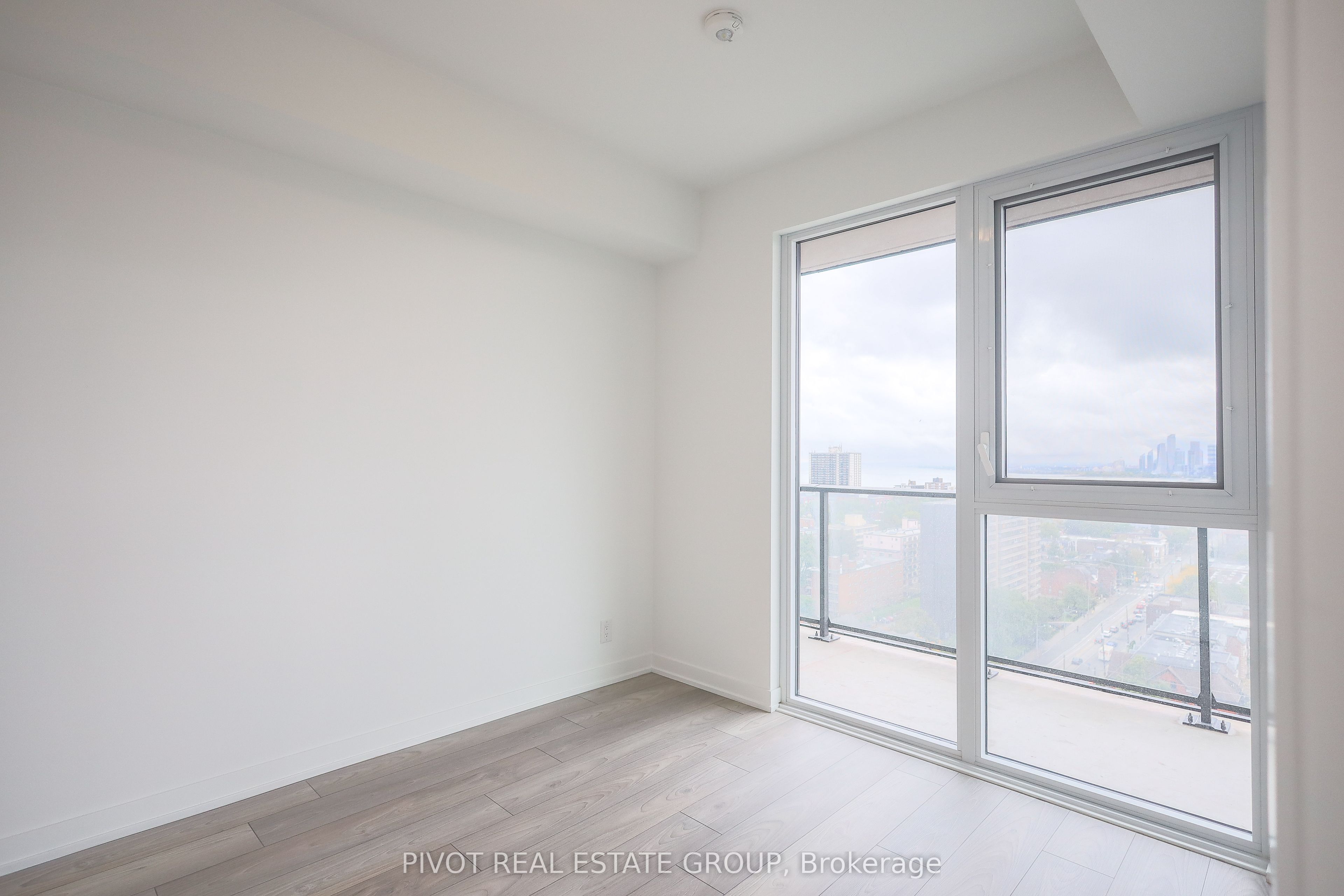 285 Dufferin Street 1508 Property Photo 9