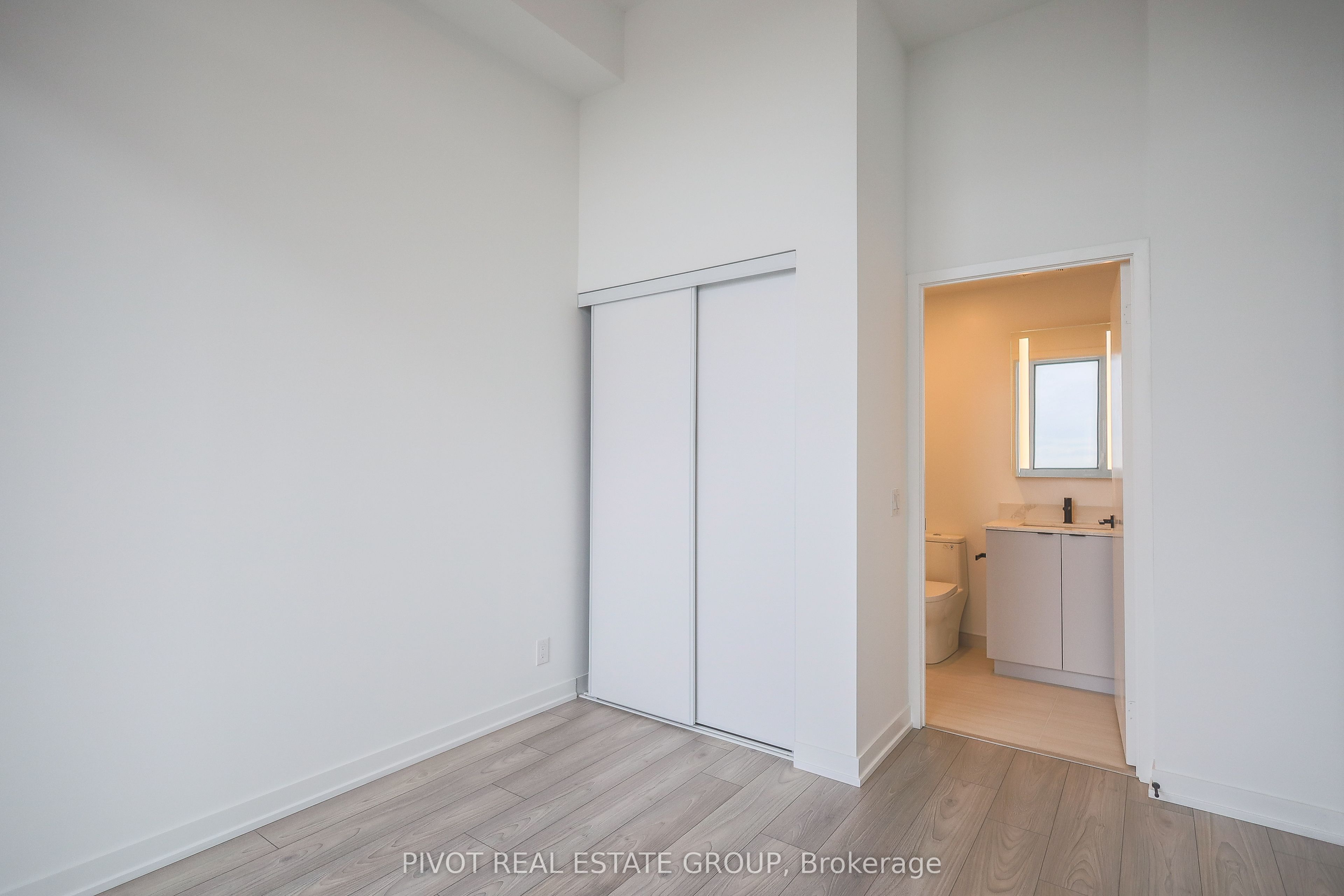 285 Dufferin Street 715 Property Photo 7