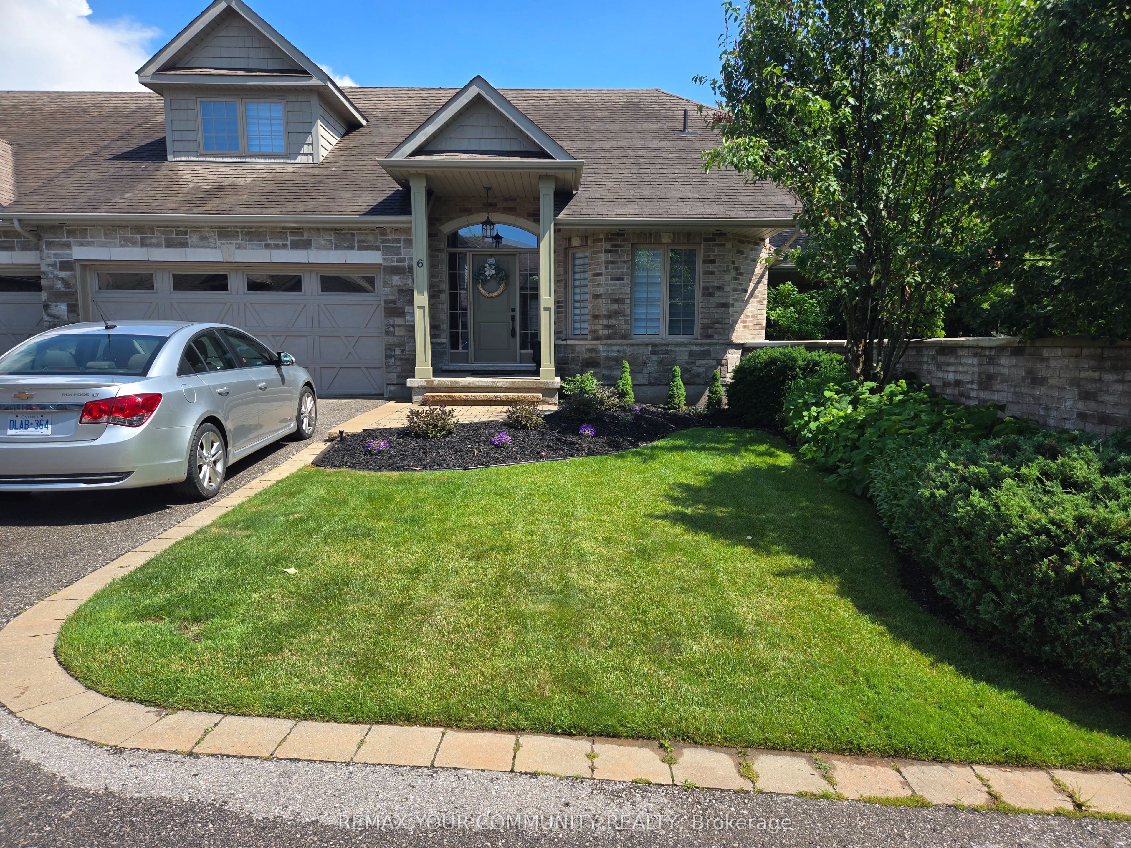 10 Reddington Drive 6 Property Photo 1