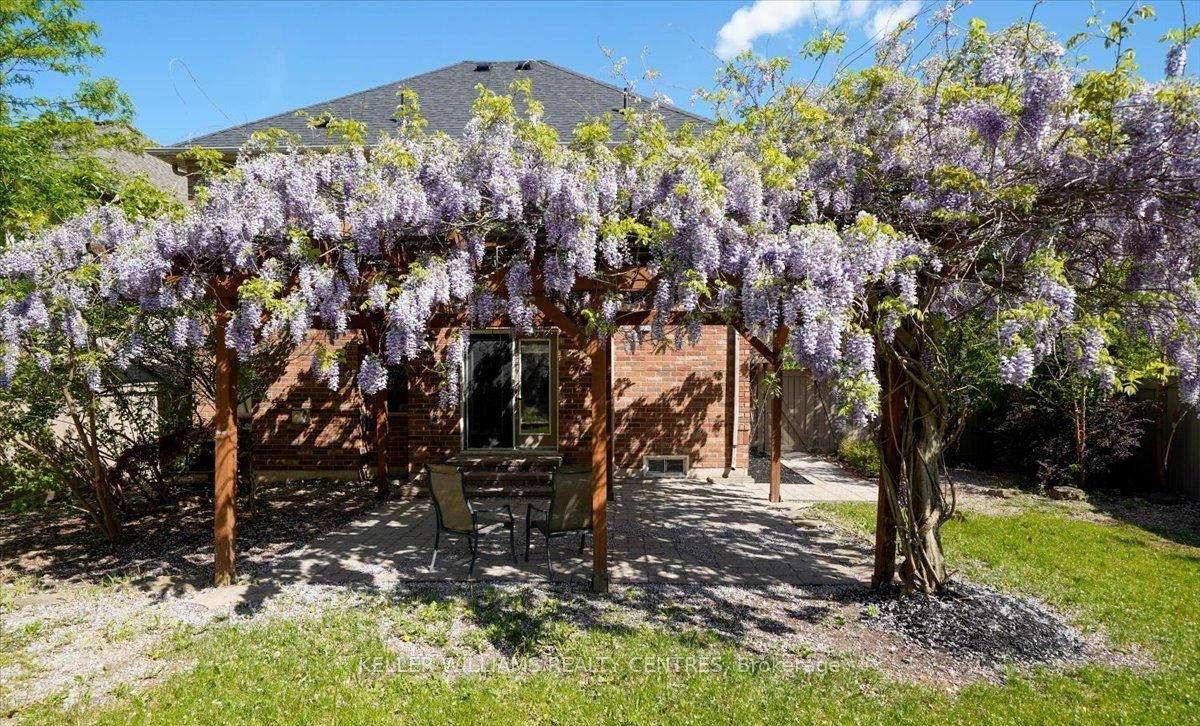 2309 Eighth Line Property Photo 5