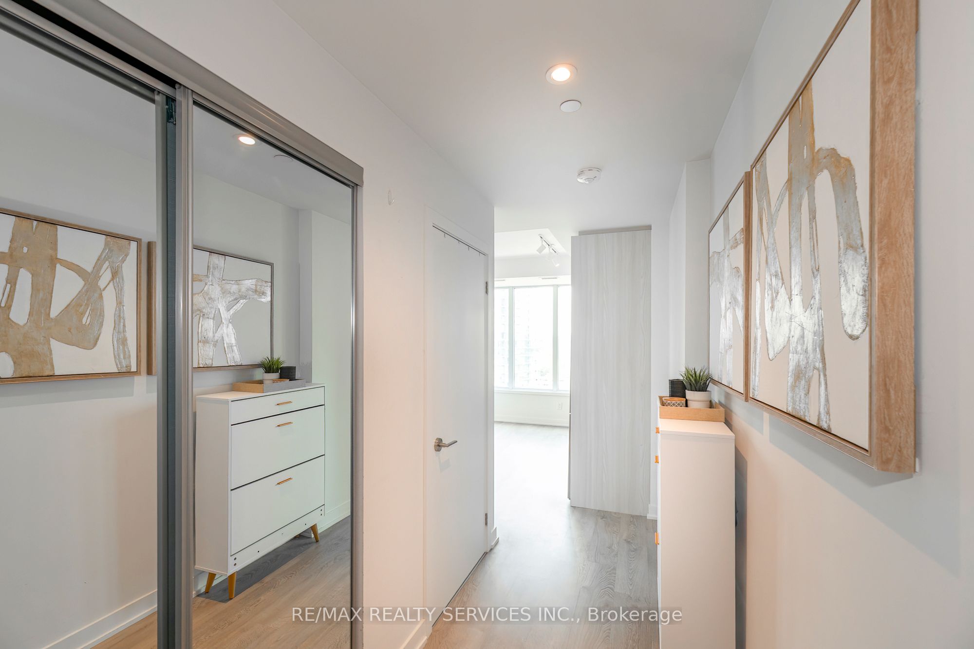 1926 Lake Shore Boulevard W 1616 Property Photo 6