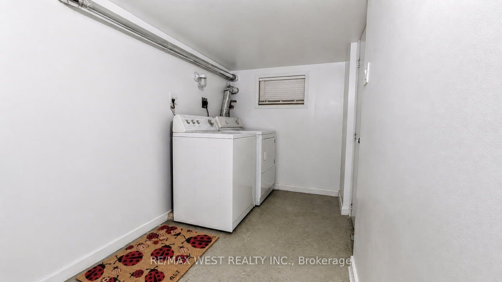 321 Caledonia Road Upper Property Photo 10