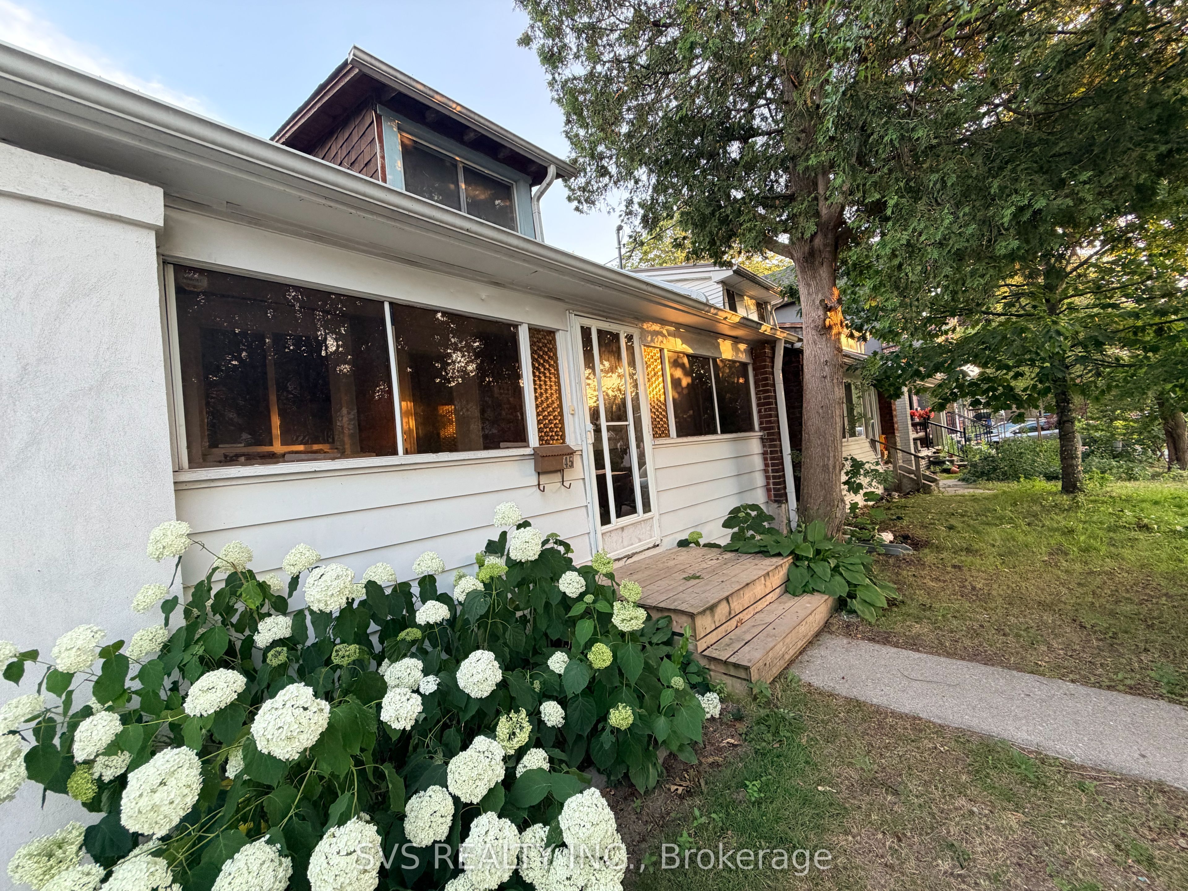 45 Craydon Avenue Main Property Photo 4