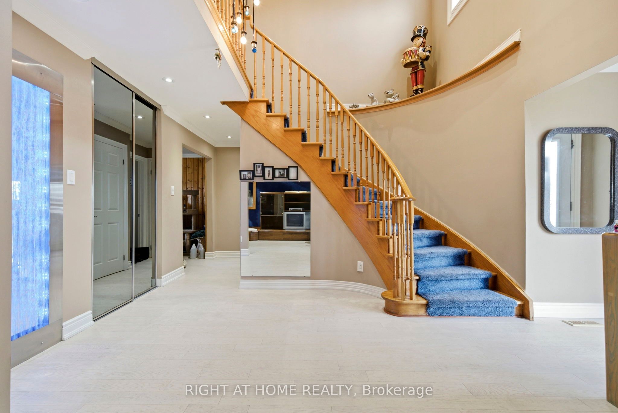7 Polygon Court Property Photo 3