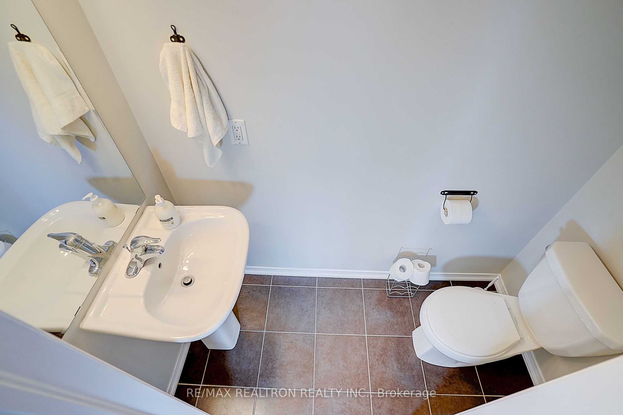 2492 Post Road 16 Property Photo 27