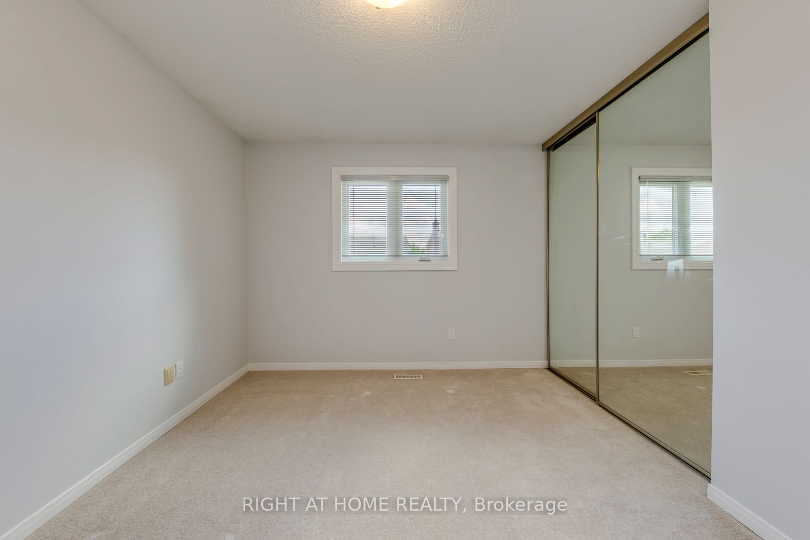 17 Nickel Crescent Property Photo 28