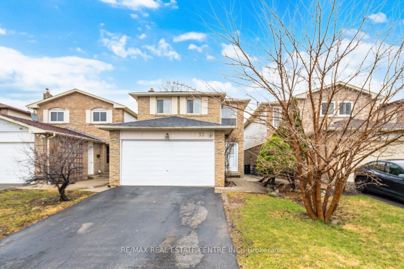 32 Dafoe Crescent