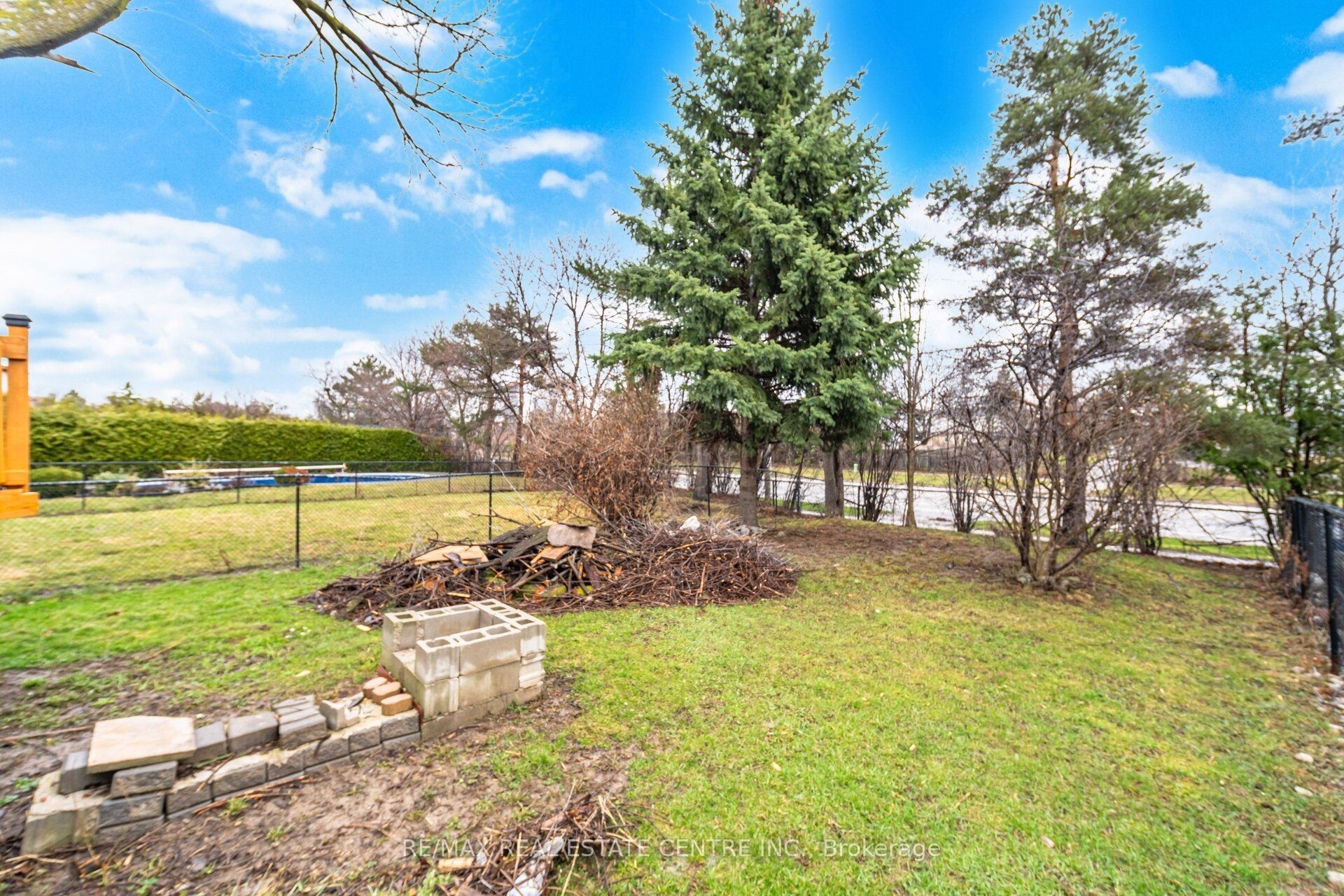 32 Dafoe Crescent Property Photo 45
