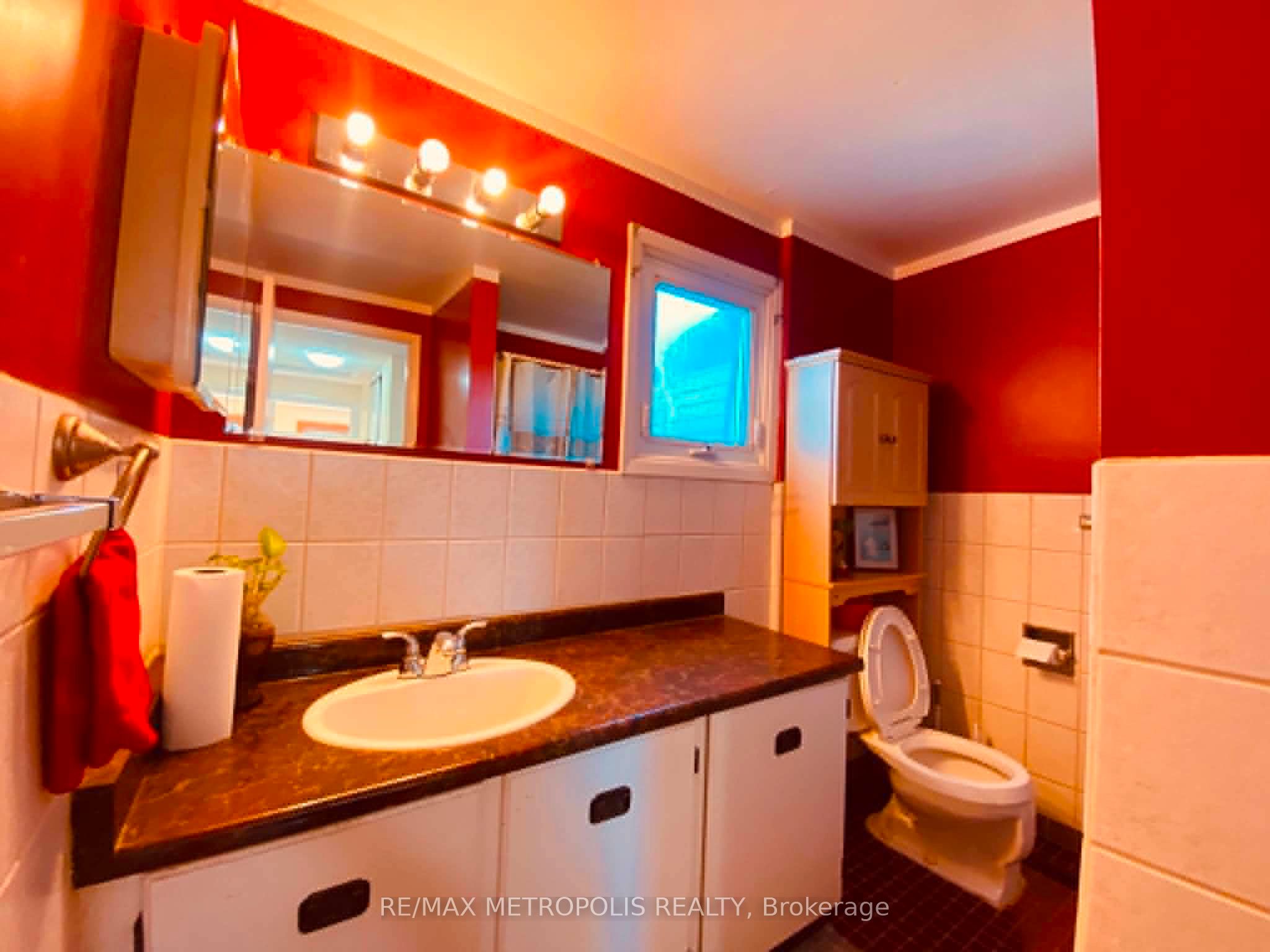 85 Elmvale Avenue Property Photo 6