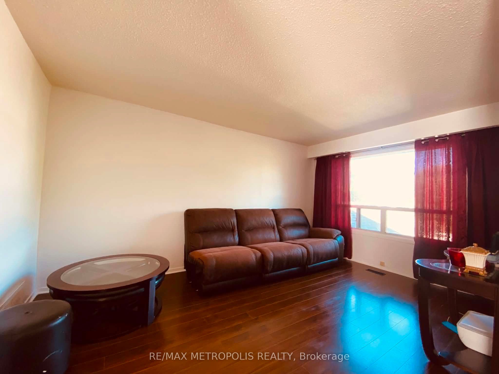 85 Elmvale Avenue Property Photo 17