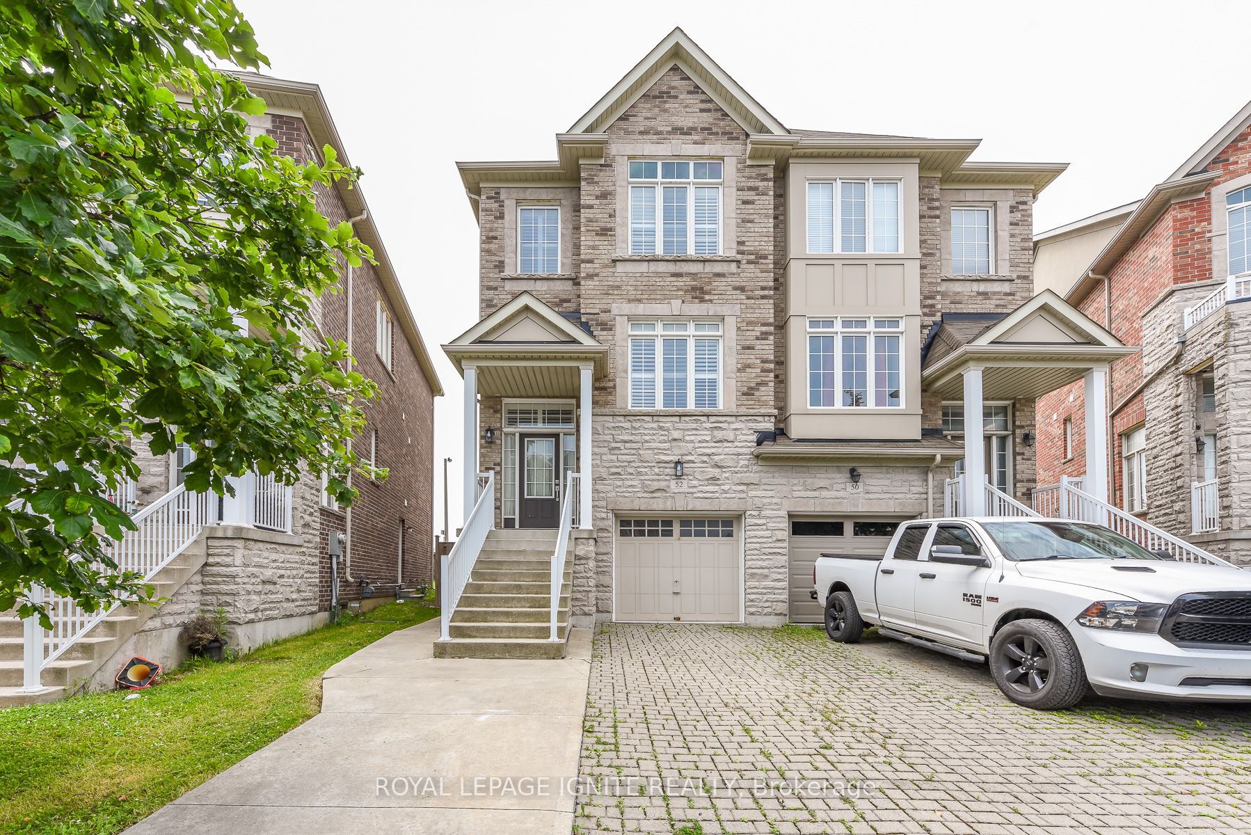 52 Harpreet Circle Property Photo 1