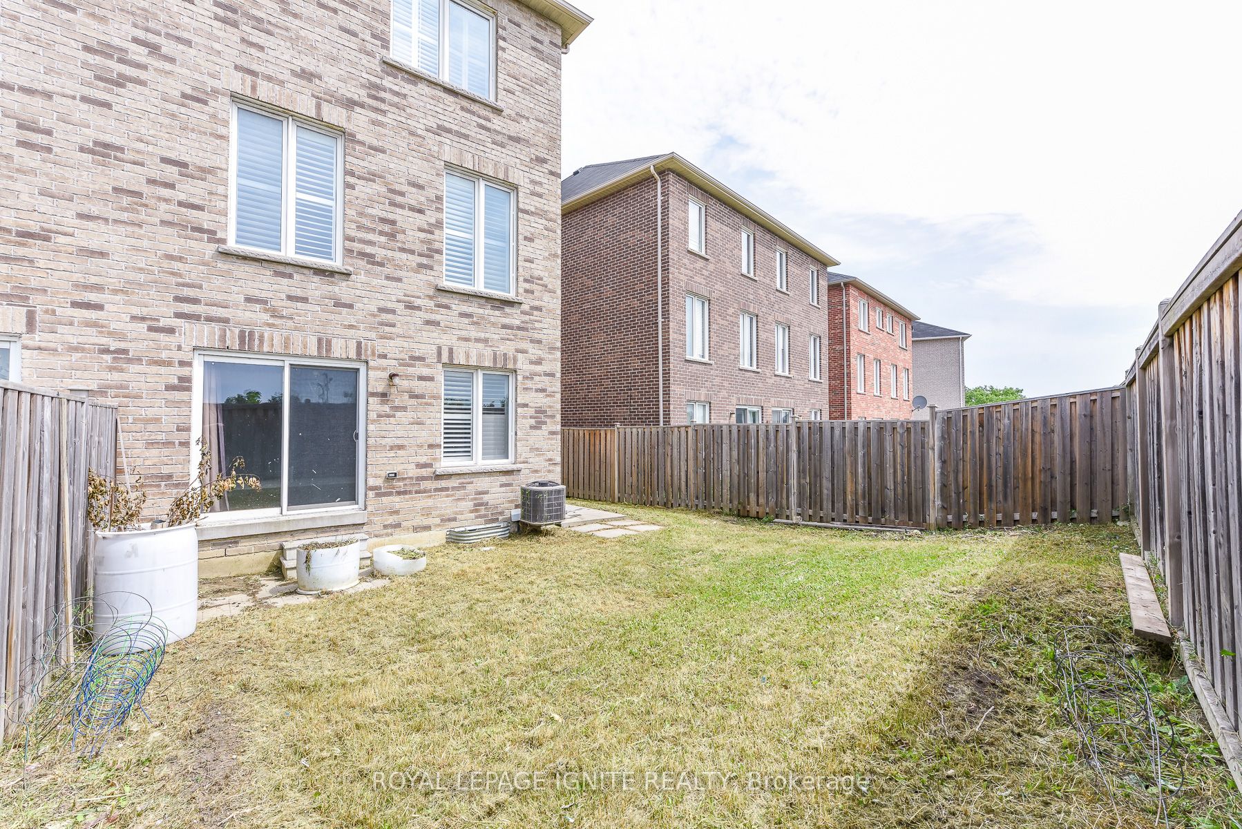 52 Harpreet Circle Property Photo 7