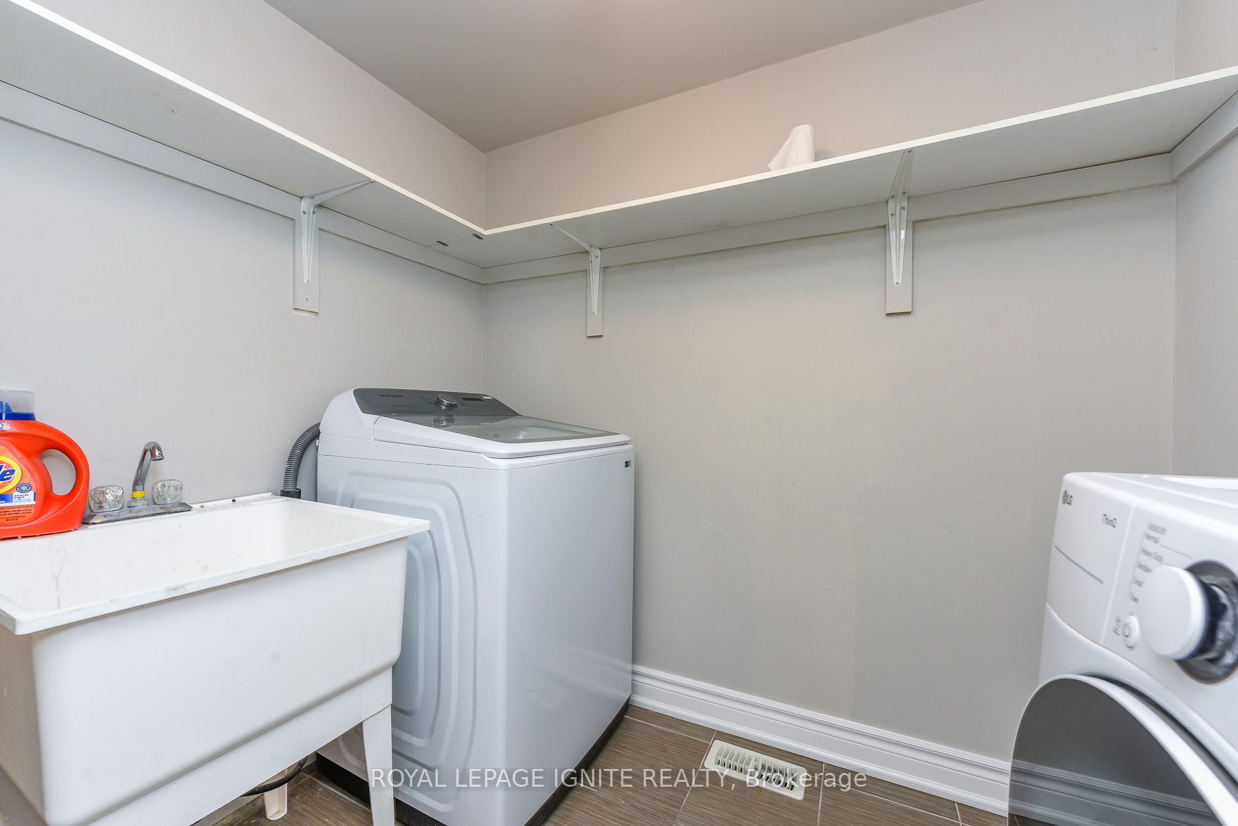 52 Harpreet Circle Property Photo 44
