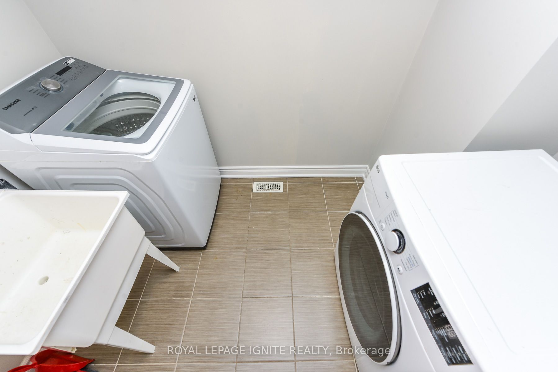 52 Harpreet Circle Property Photo 45