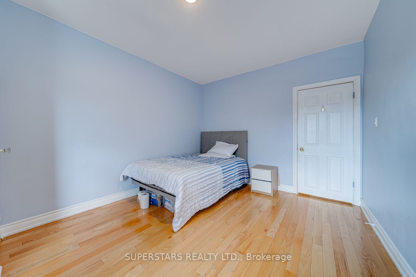 1587 Dufferin Street W Property Photo 13