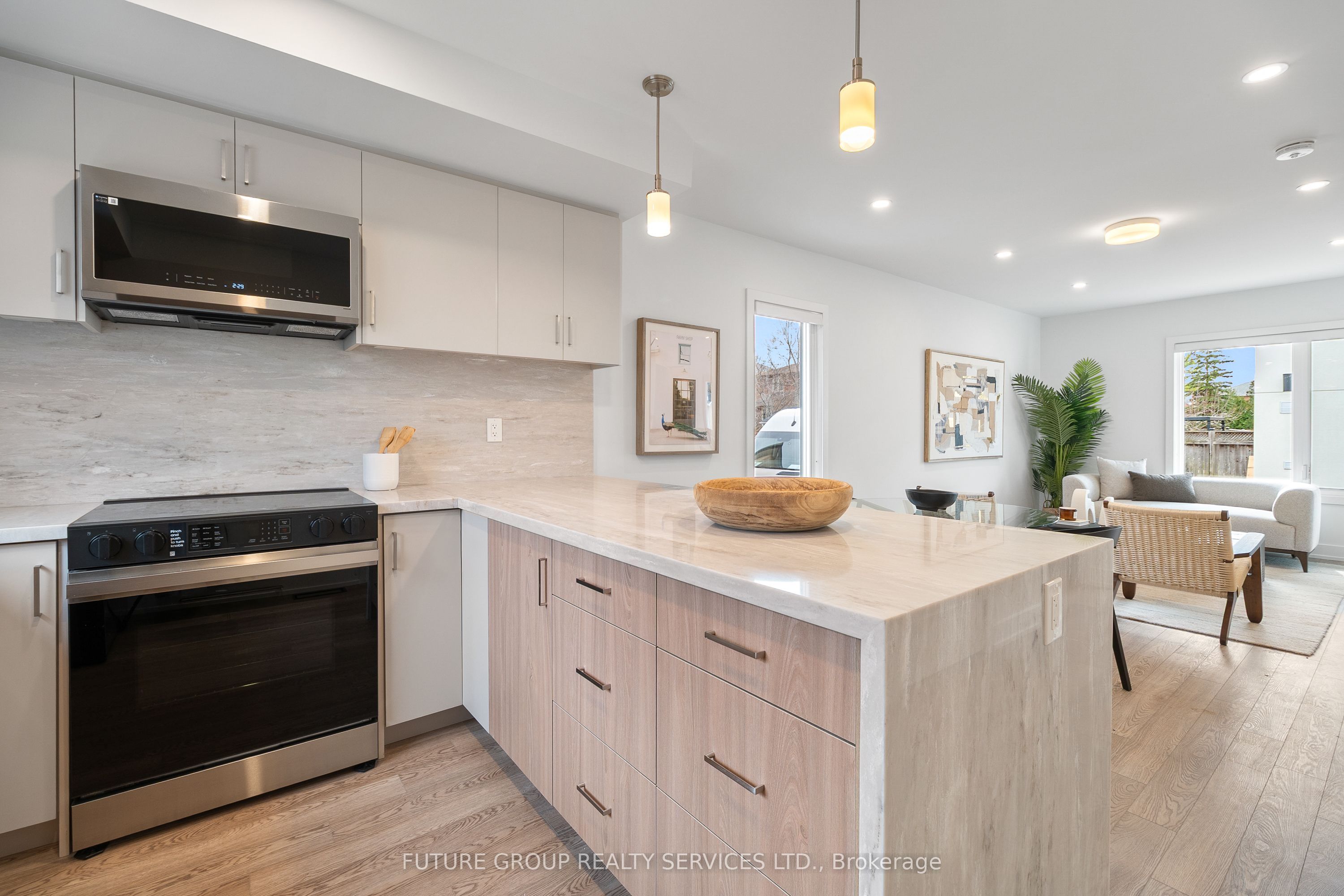 34 Poplar Avenue Unit 2 Property Photo 1