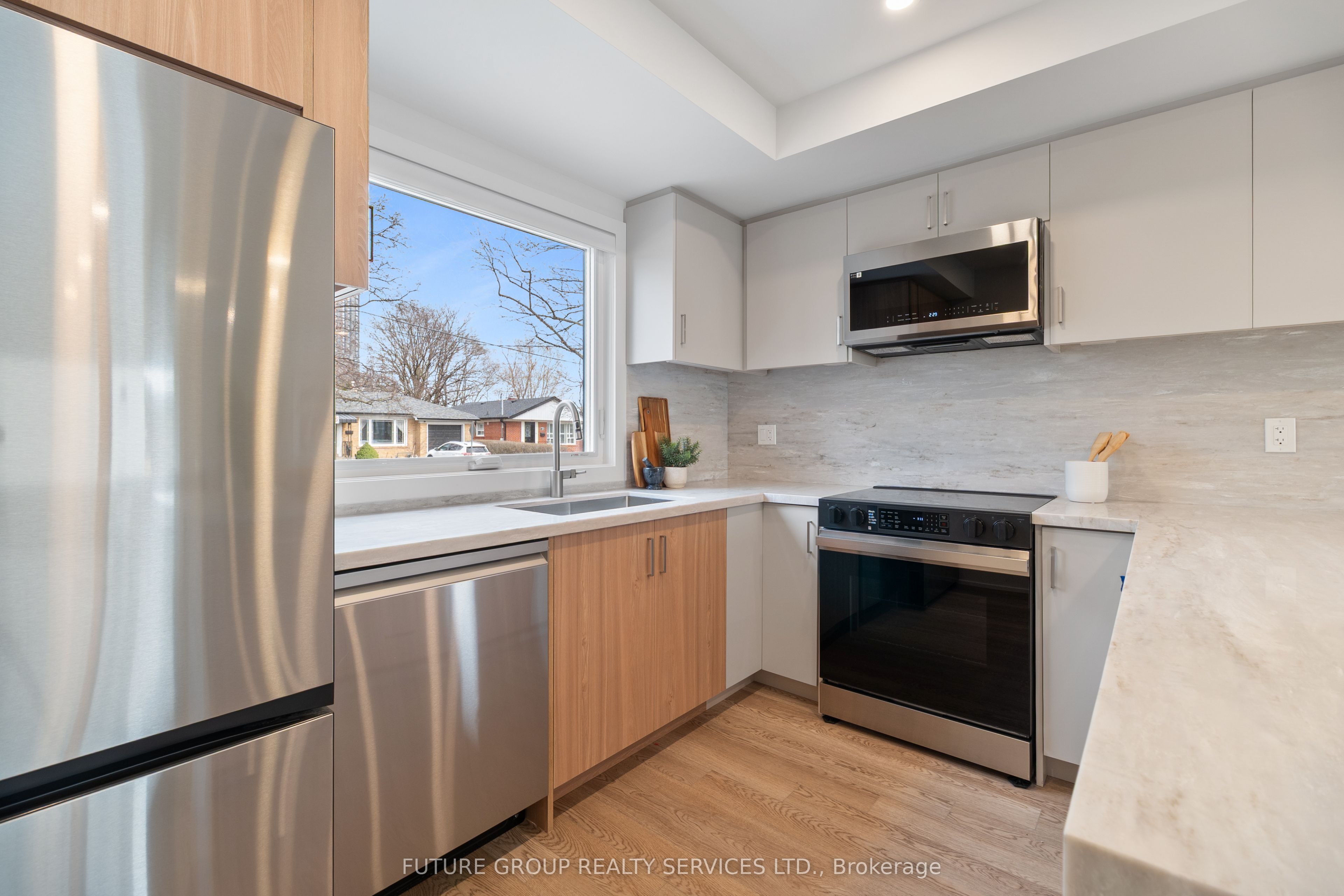34 Poplar Avenue Unit 2 Property Photo 2
