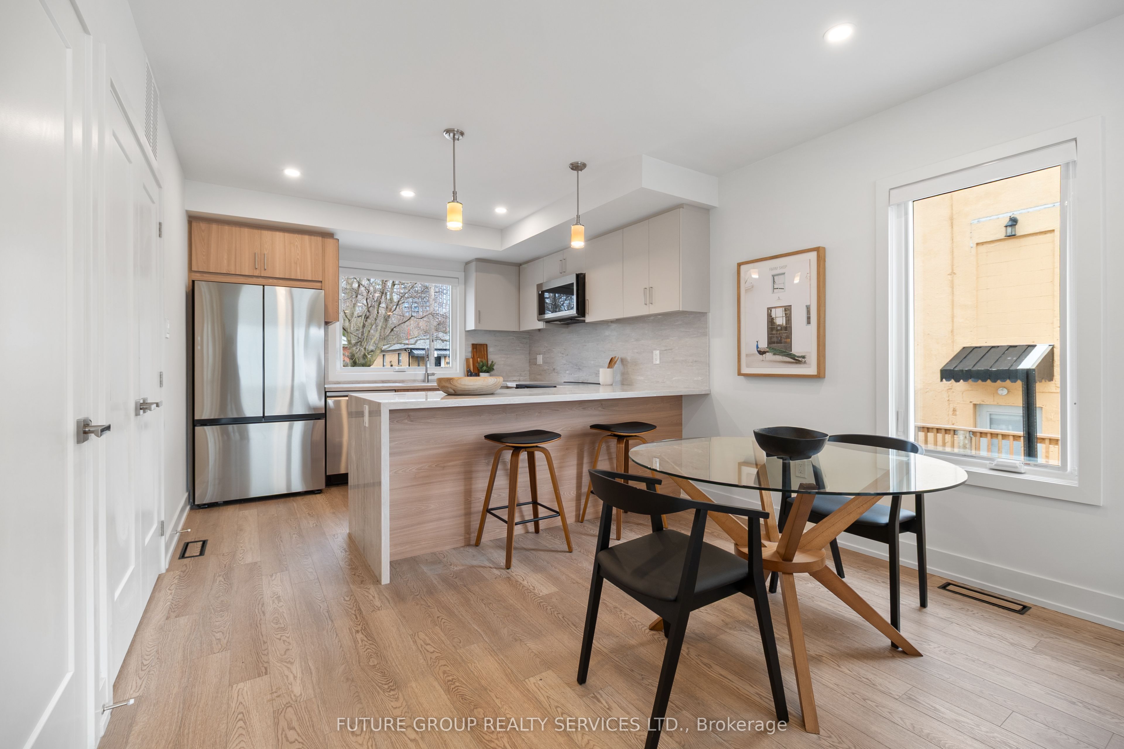 34 Poplar Avenue Unit 2 Property Photo 5
