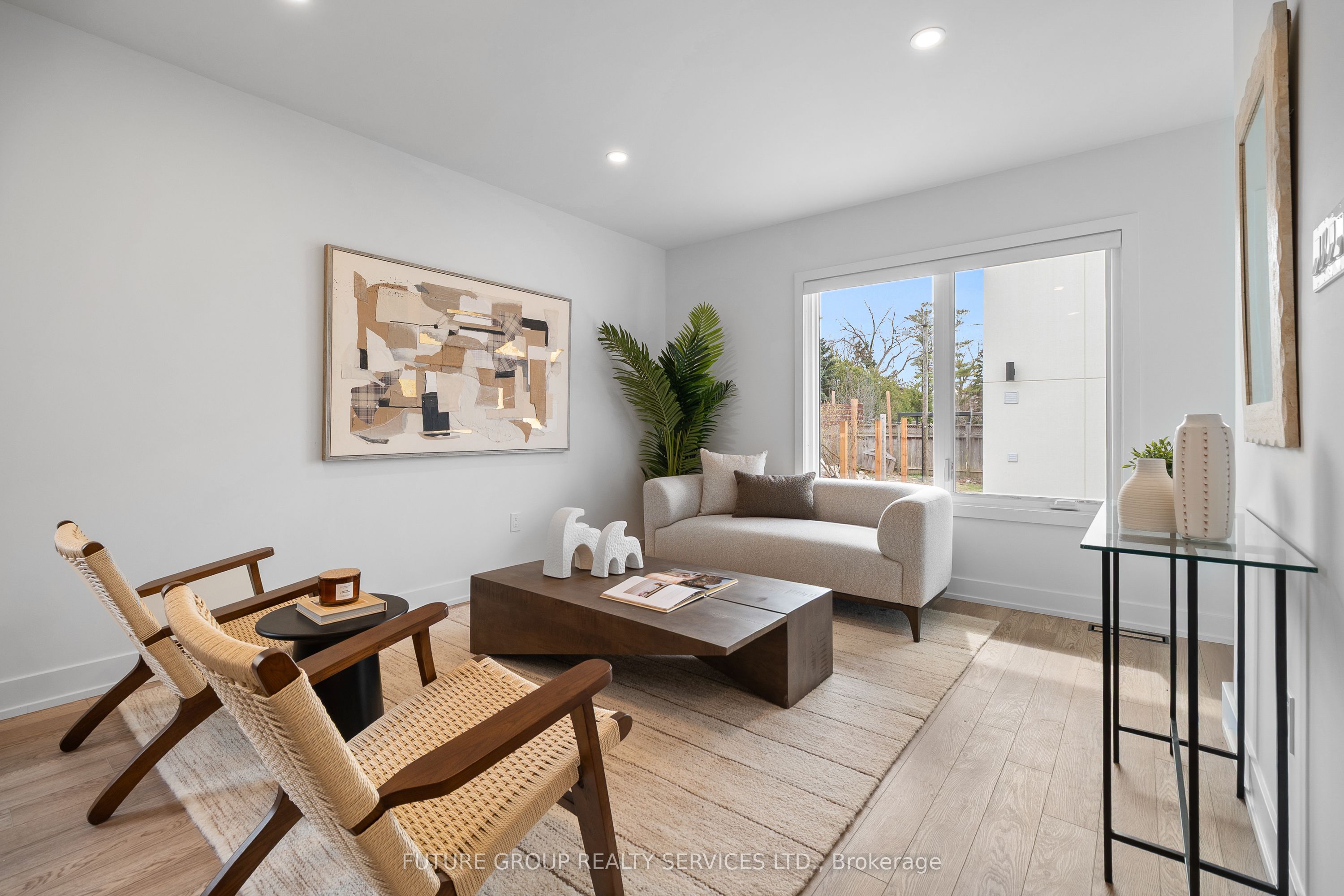 34 Poplar Avenue Unit 2 Property Photo 6