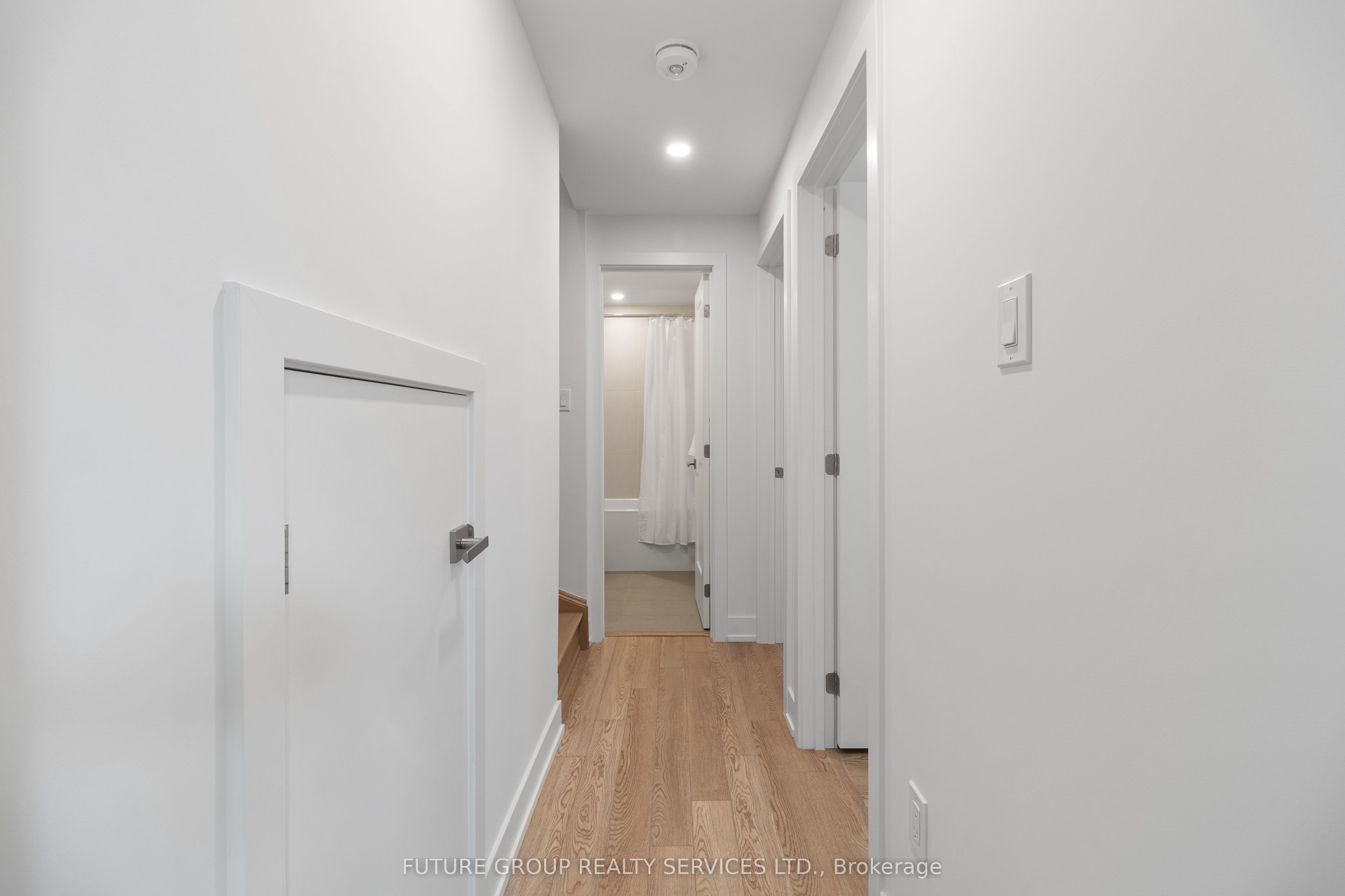 34 Poplar Avenue Unit 2 Property Photo 13