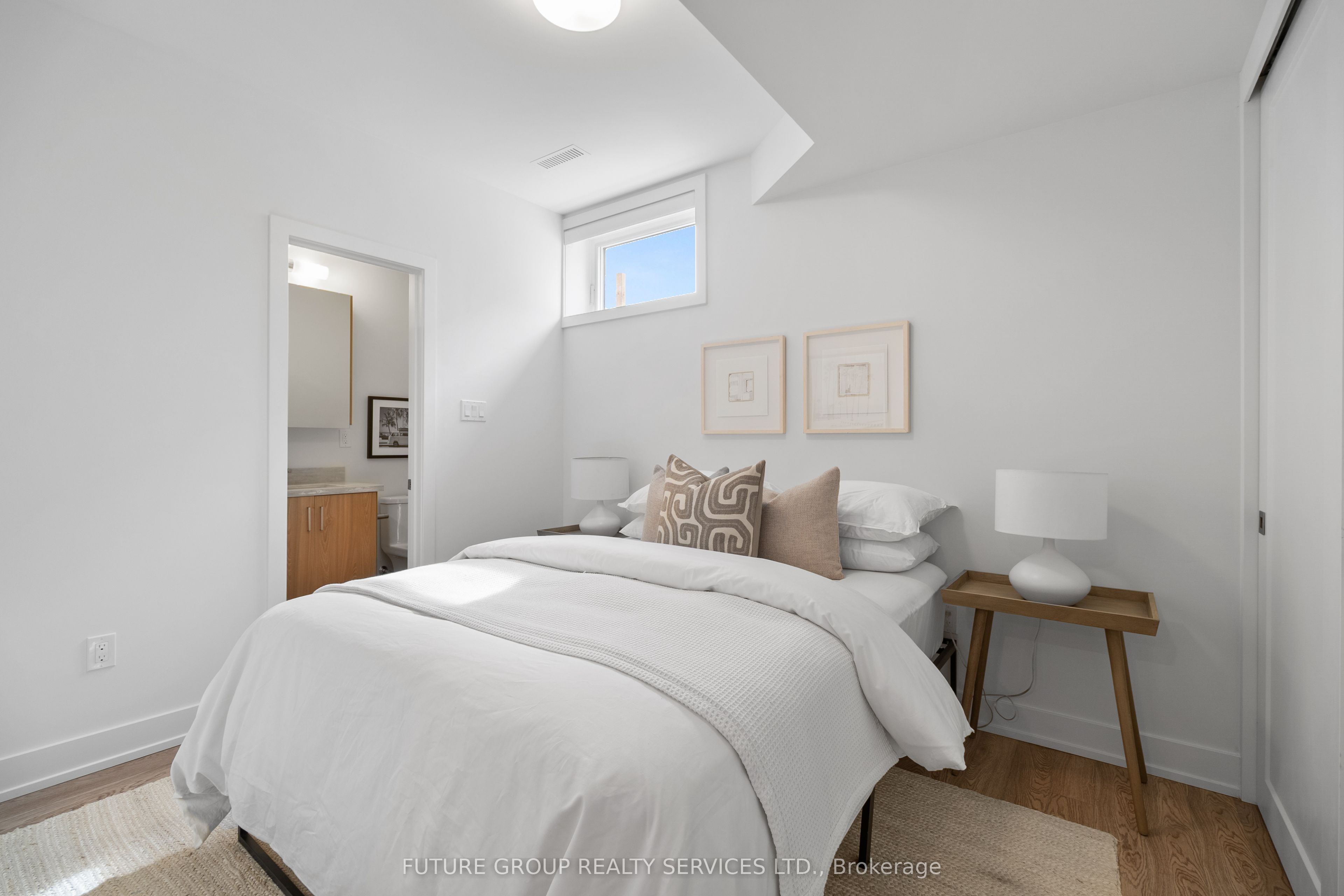34 Poplar Avenue Unit 2 Property Photo 14