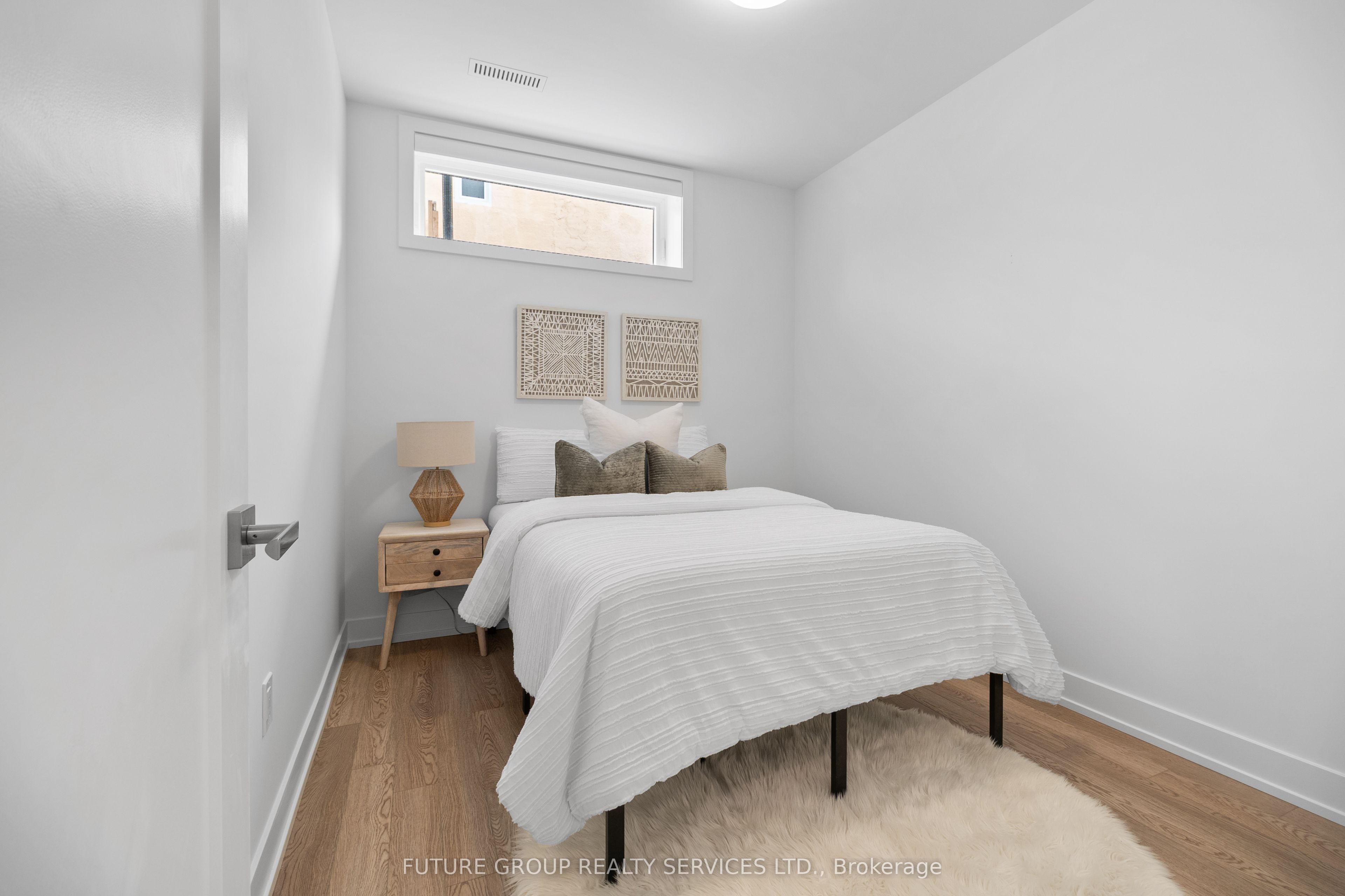 34 Poplar Avenue Unit 2 Property Photo 20