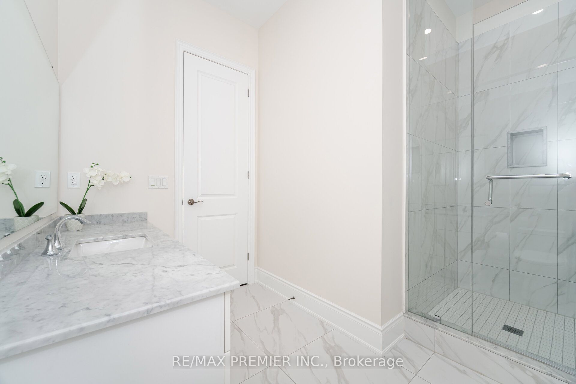 18 Erintown Crescent Property Photo 23