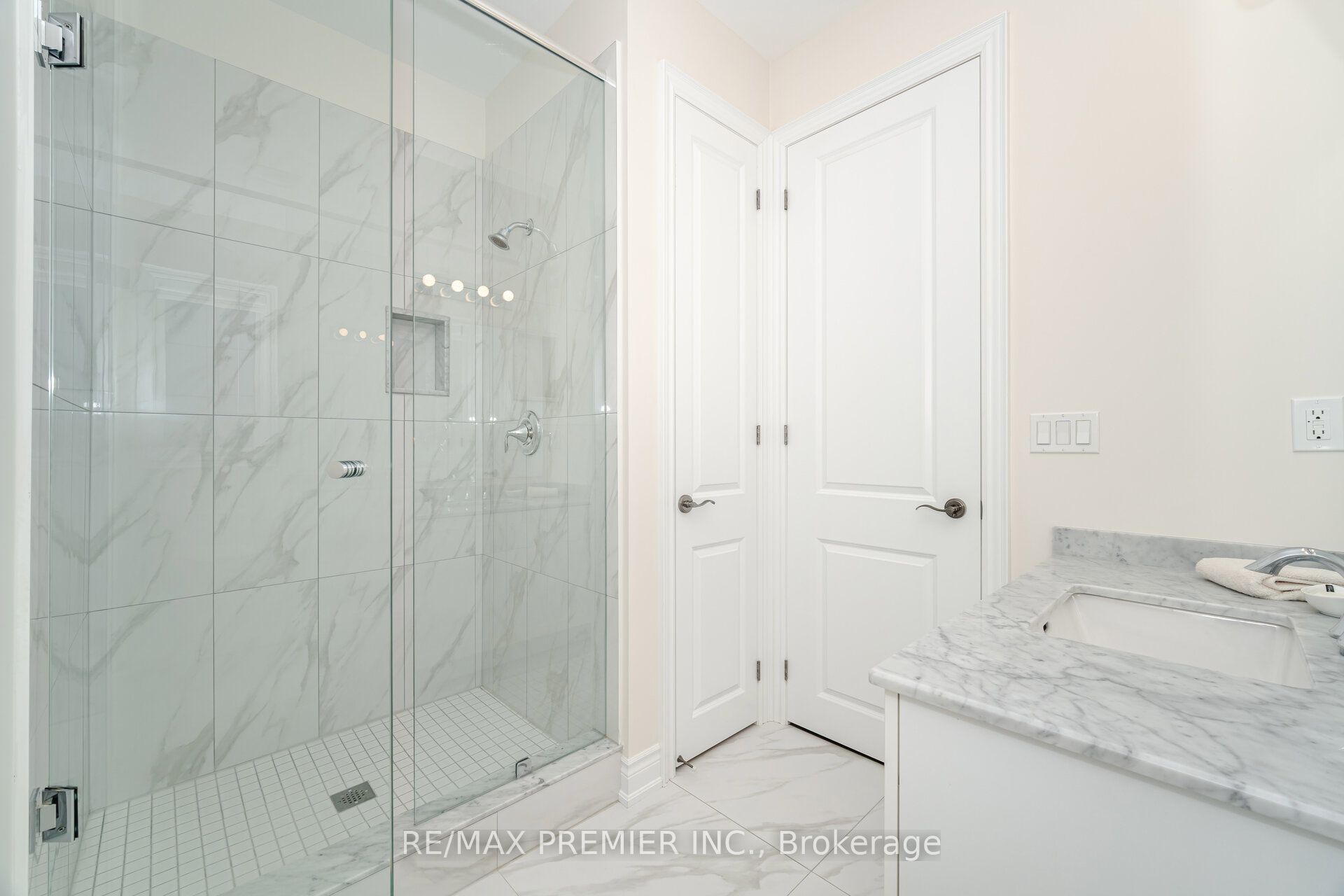 18 Erintown Crescent Property Photo 34