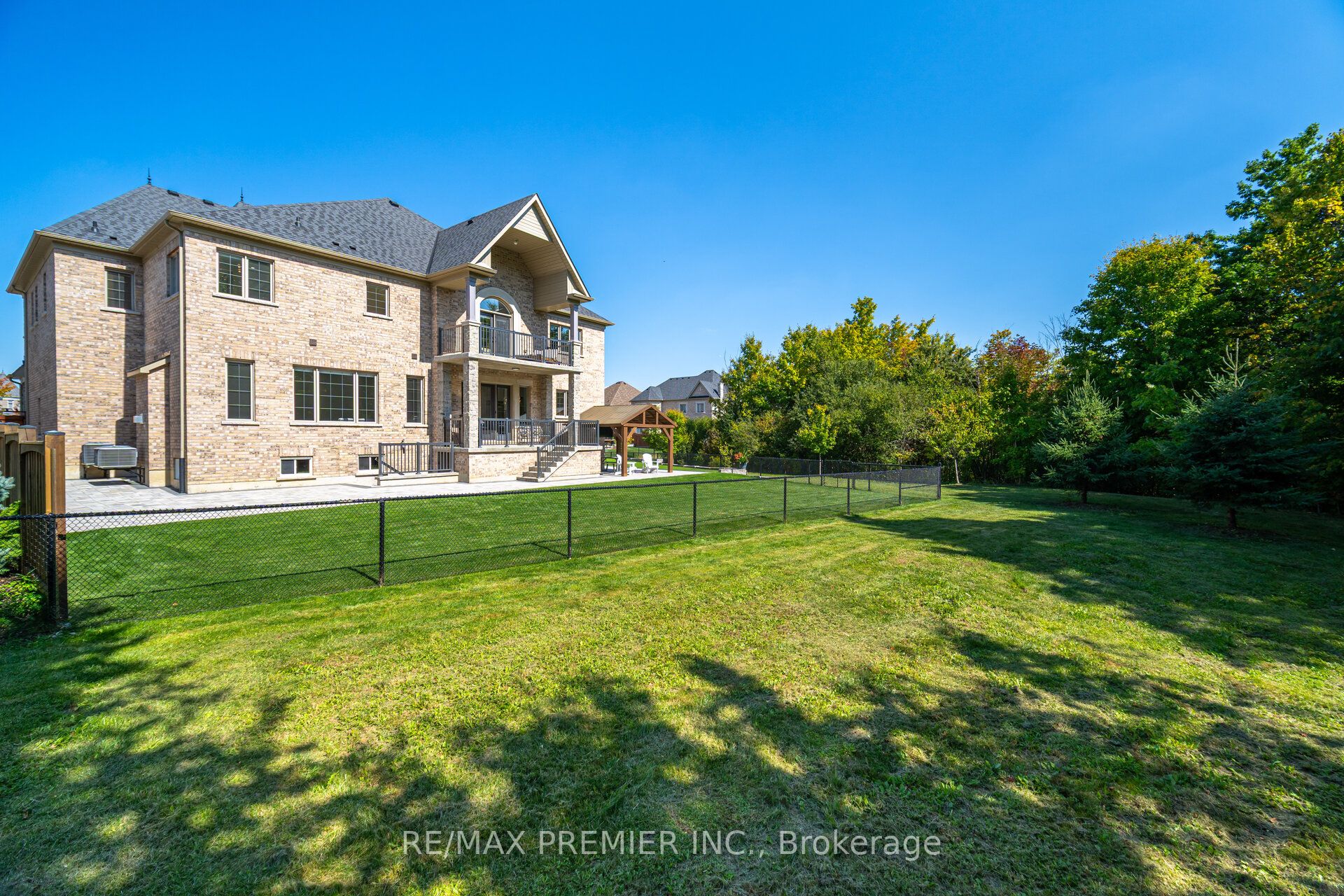 18 Erintown Crescent Property Photo 48