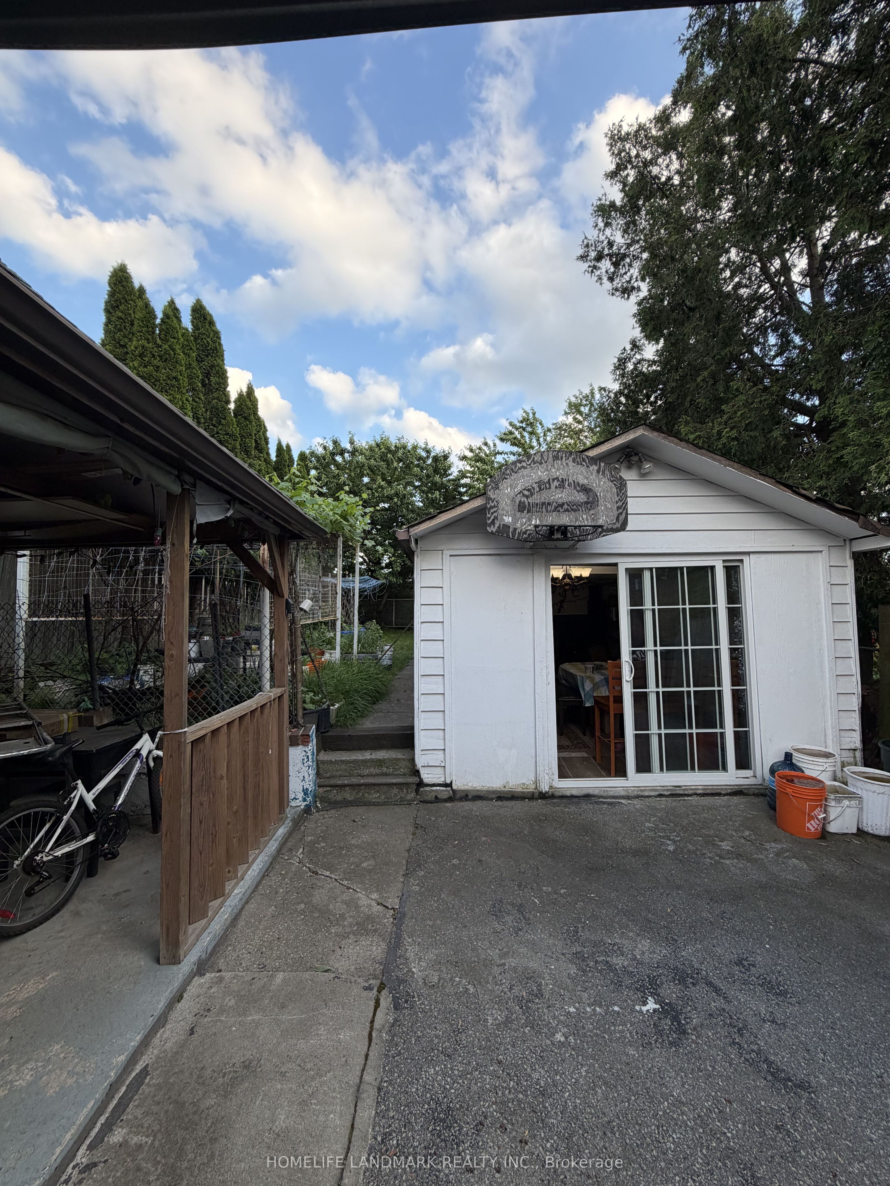 131 Cameron Avenue Property Photo 9